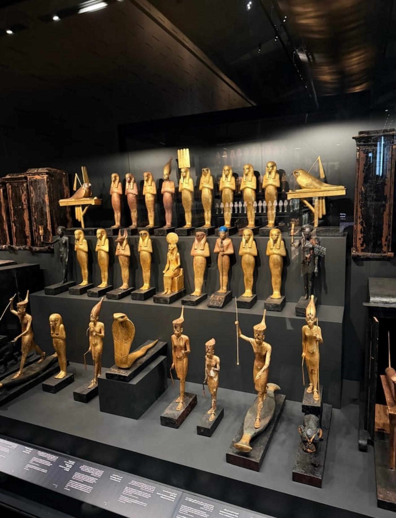 Sharm to Cairo: Giza Pyramids & Grand Museum Day Trip