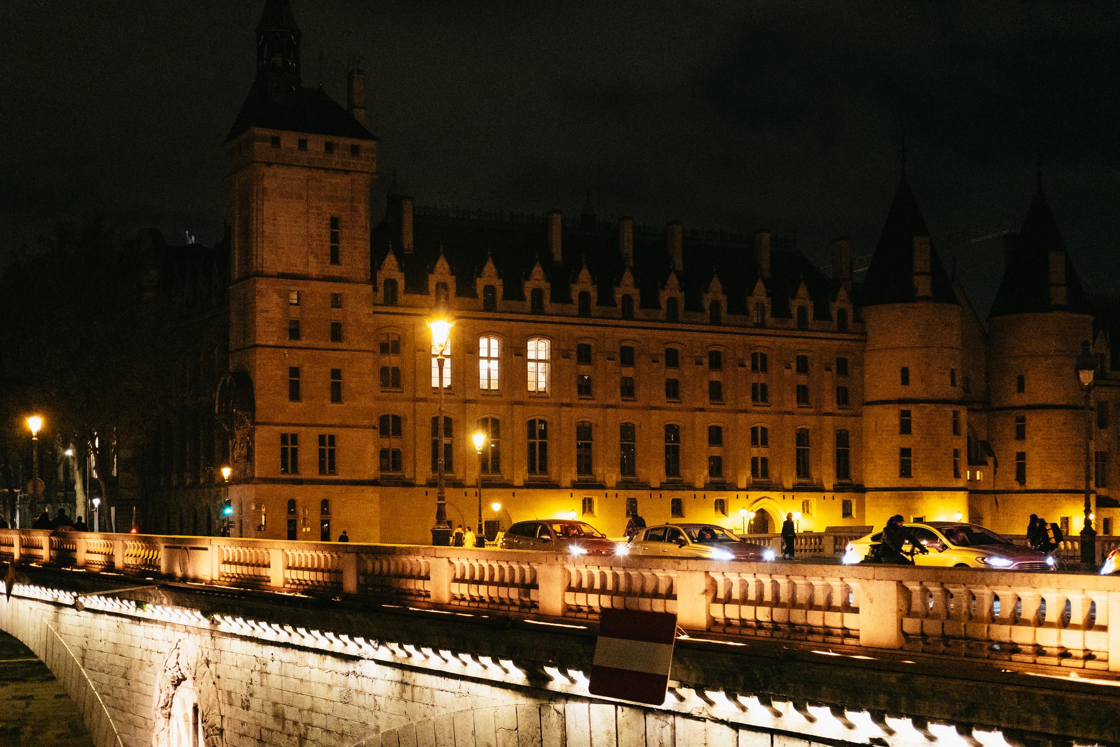 Paris ghost tour evening walk — image 14