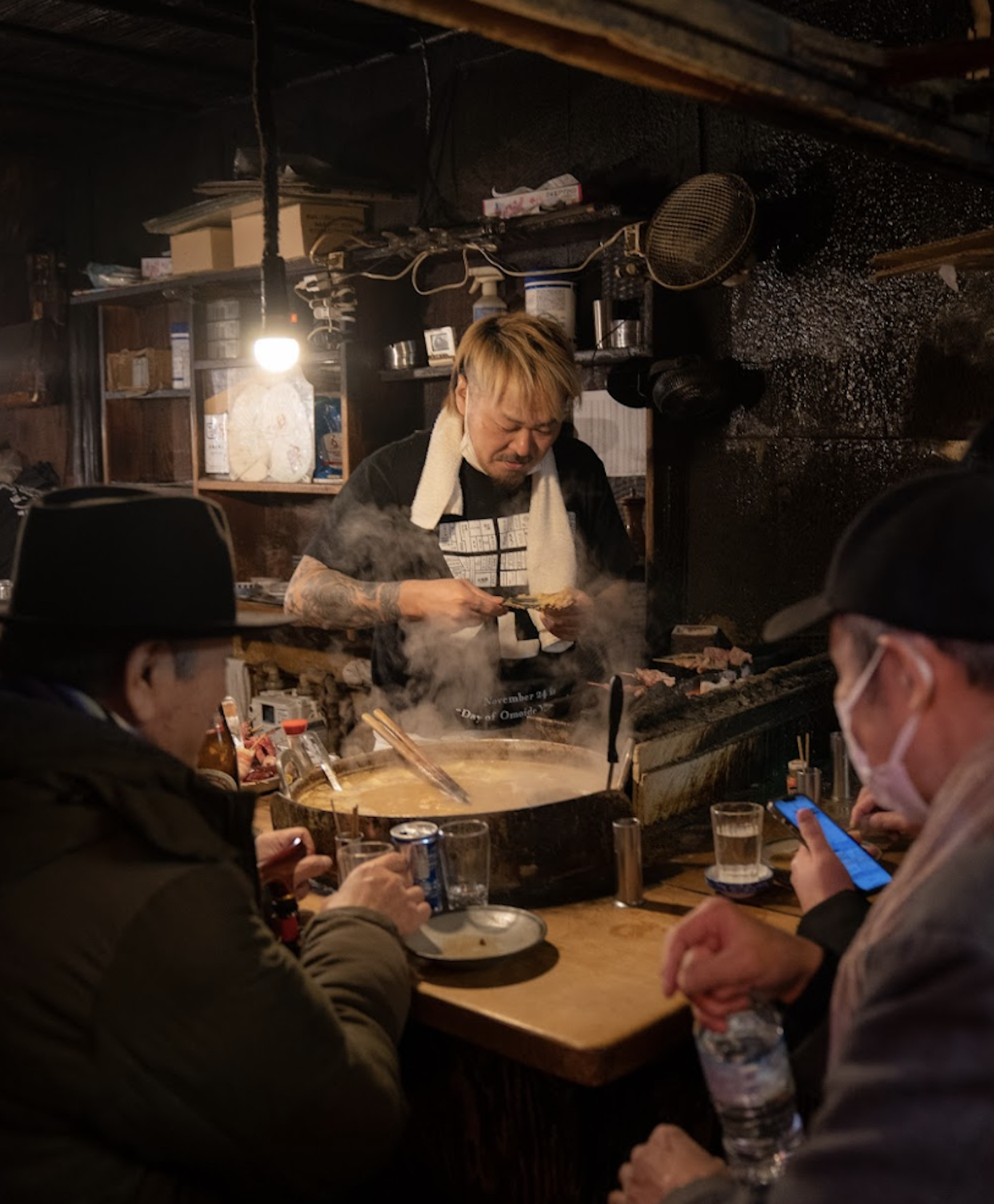 Shinjuku Night Out: Izakaya & Bar Crawl with a Tokyo Local