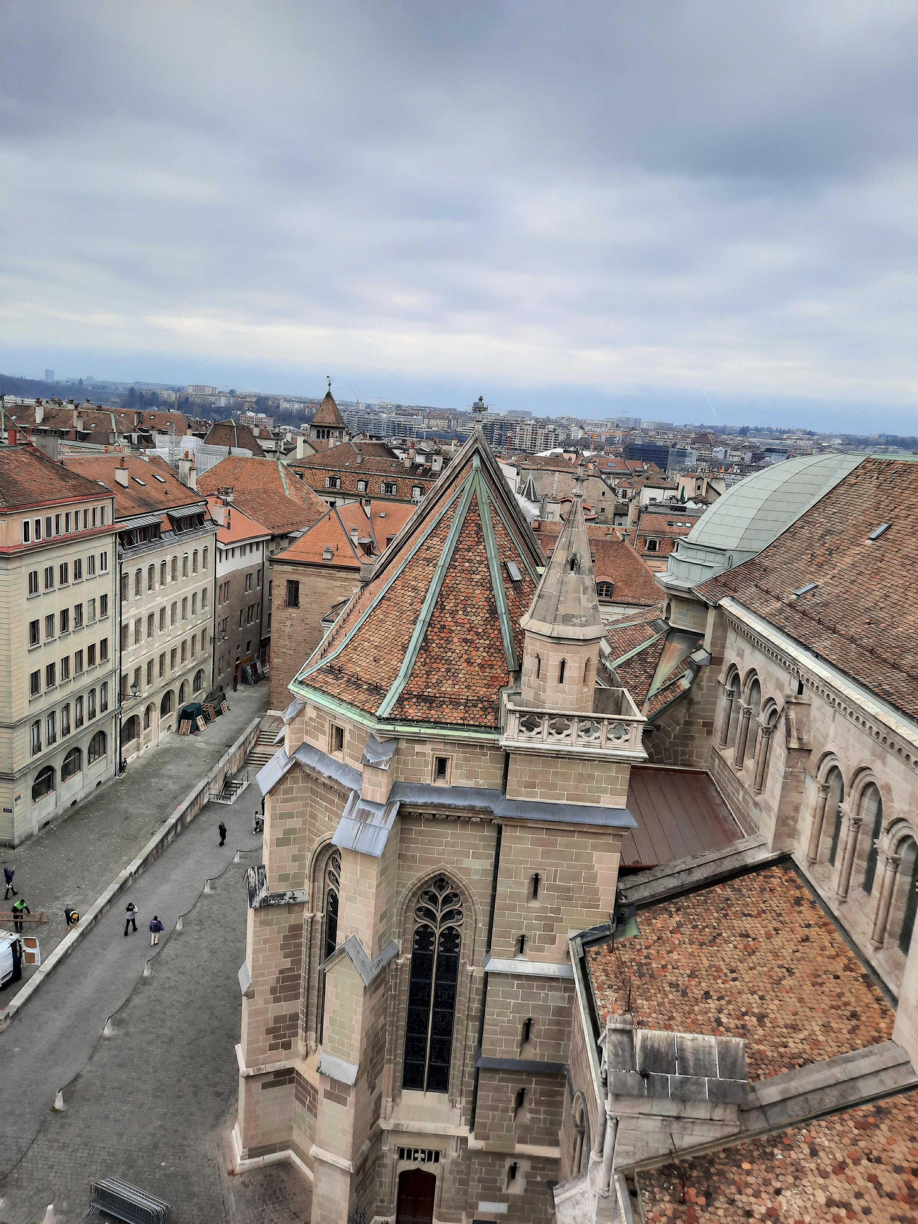 Geneva Old Town, Chocolate & Lakefront Walking Tour