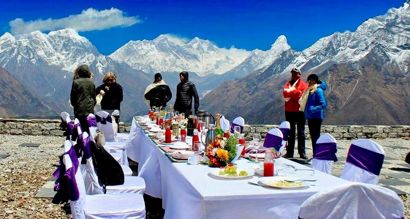 Kathmandu: Everest Scenic Flight or Helicopter Landing Tour