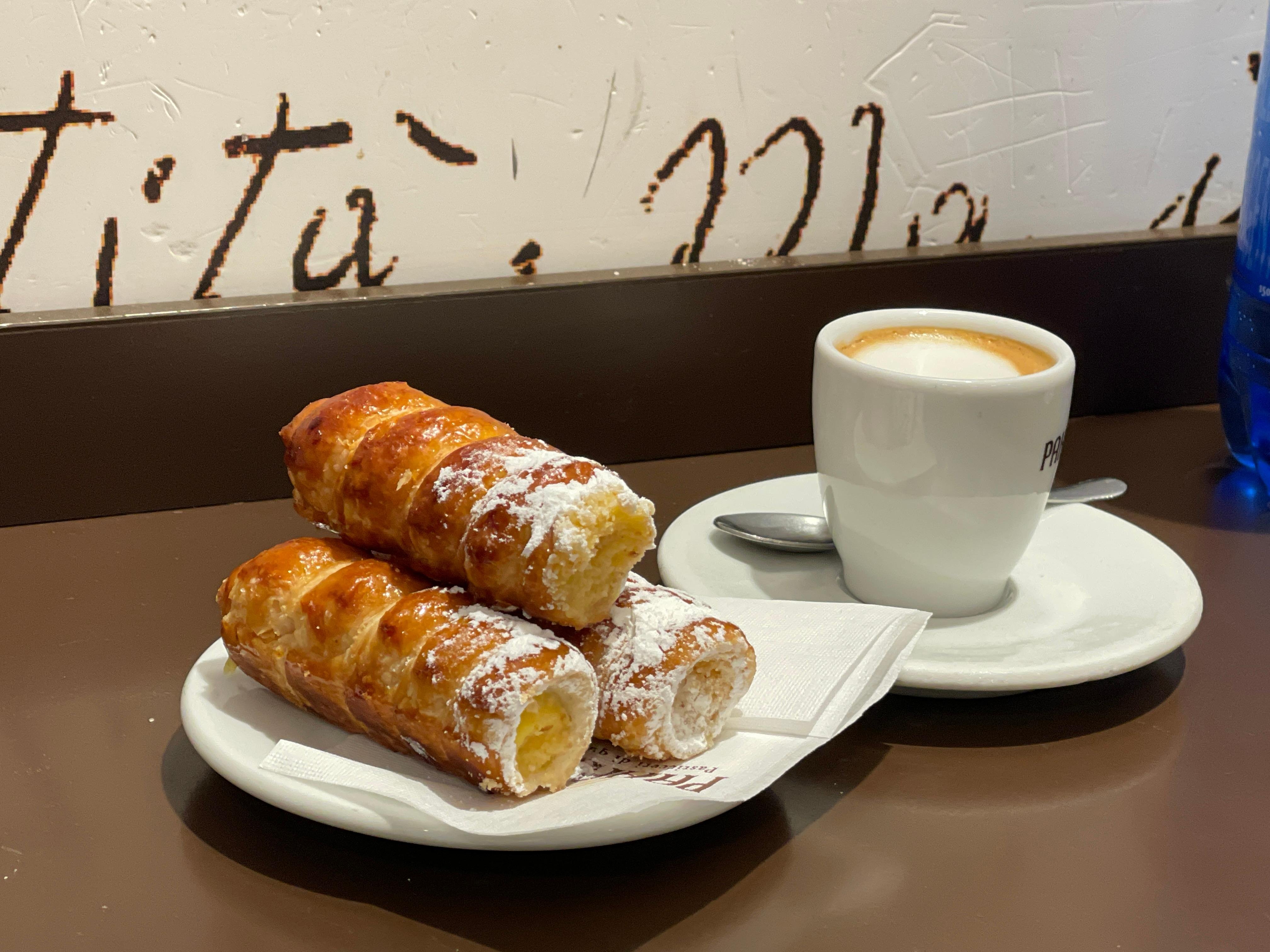 Milan History & Street Food Walk with Wine