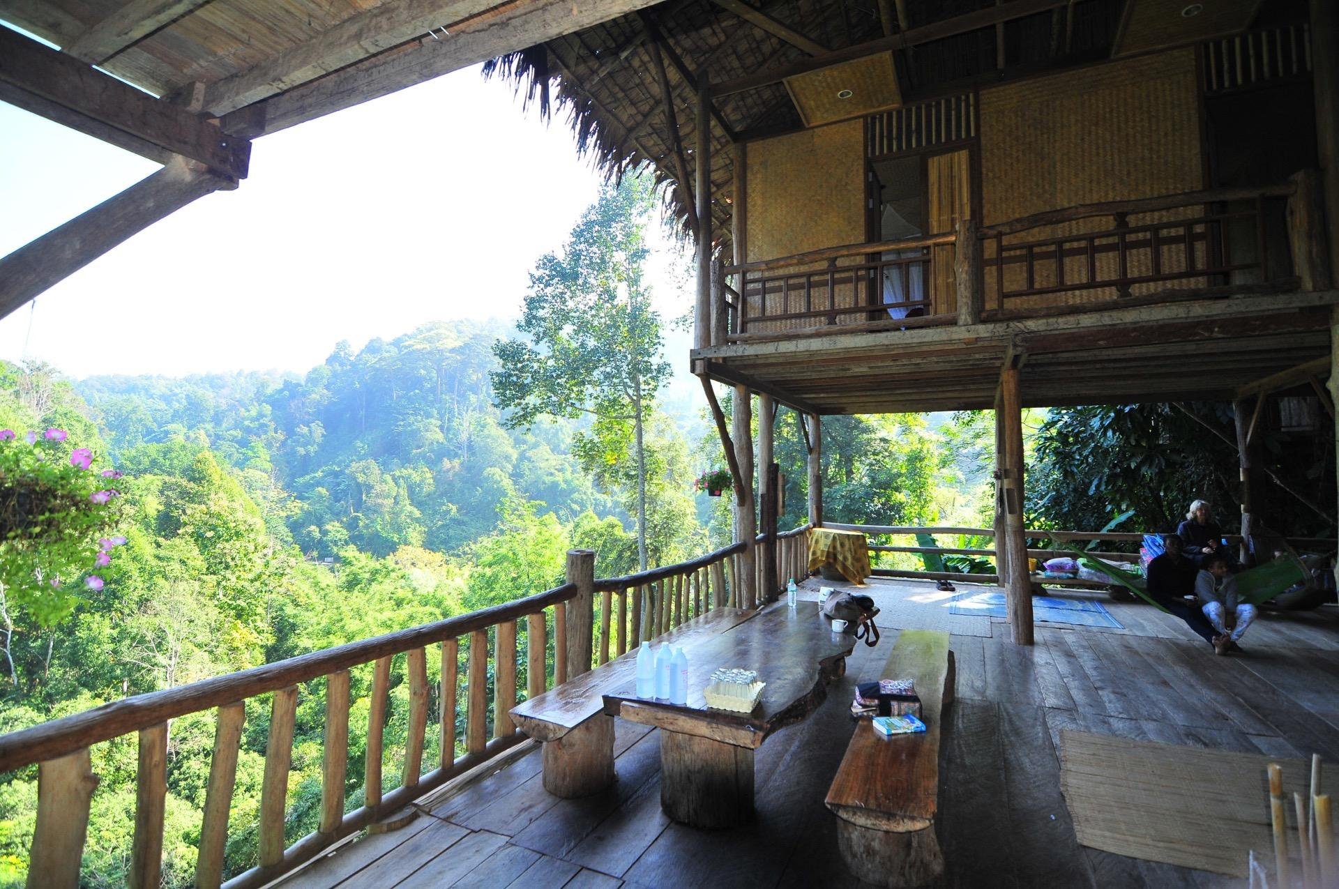 Chiang Mai Treehouse Hideaway: Sticky Waterfall & Chiang Dao Caves 2-Day Tour