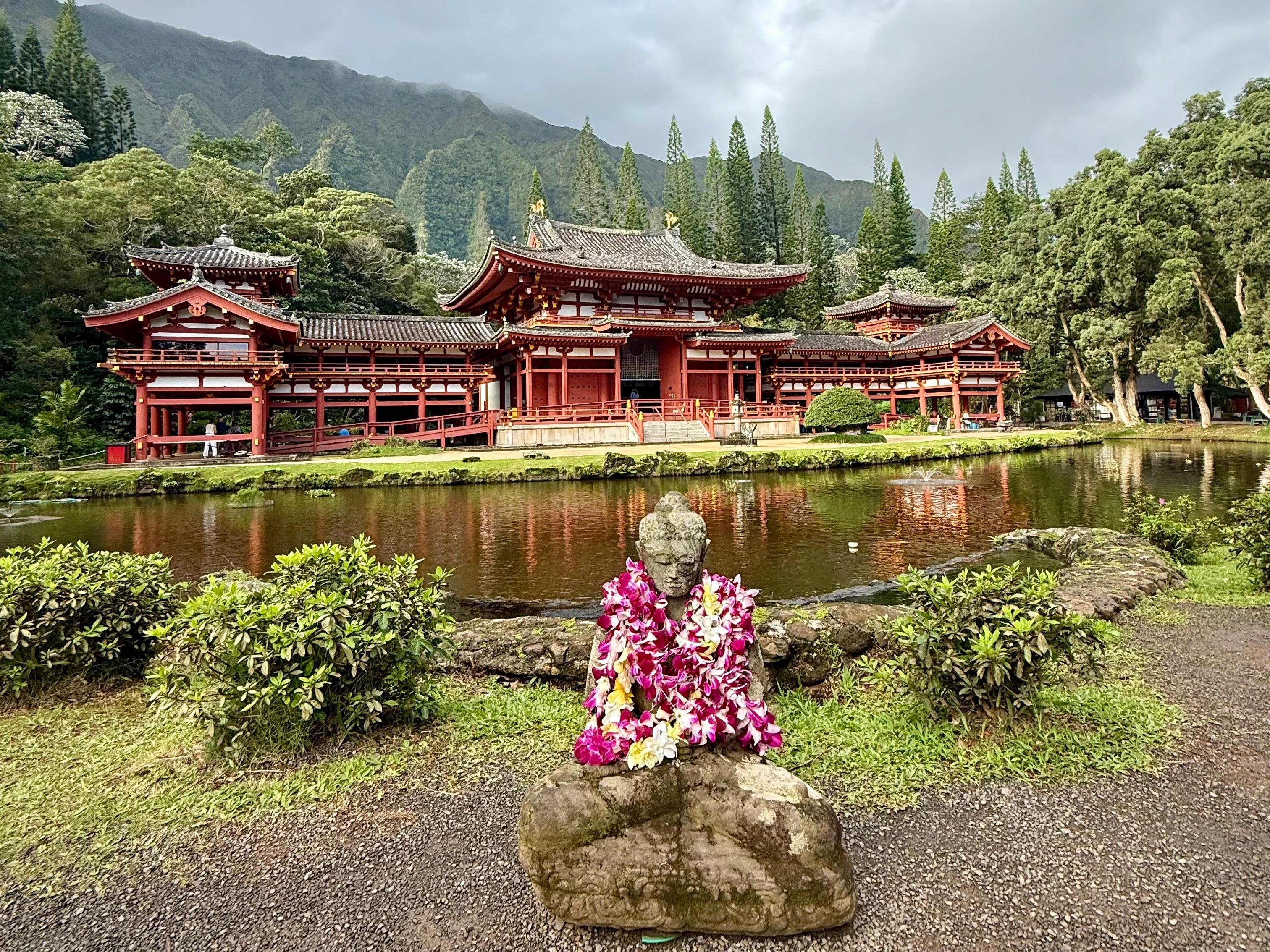 Oahu Full Island Experience with Byodo-In Temple & North Shore
