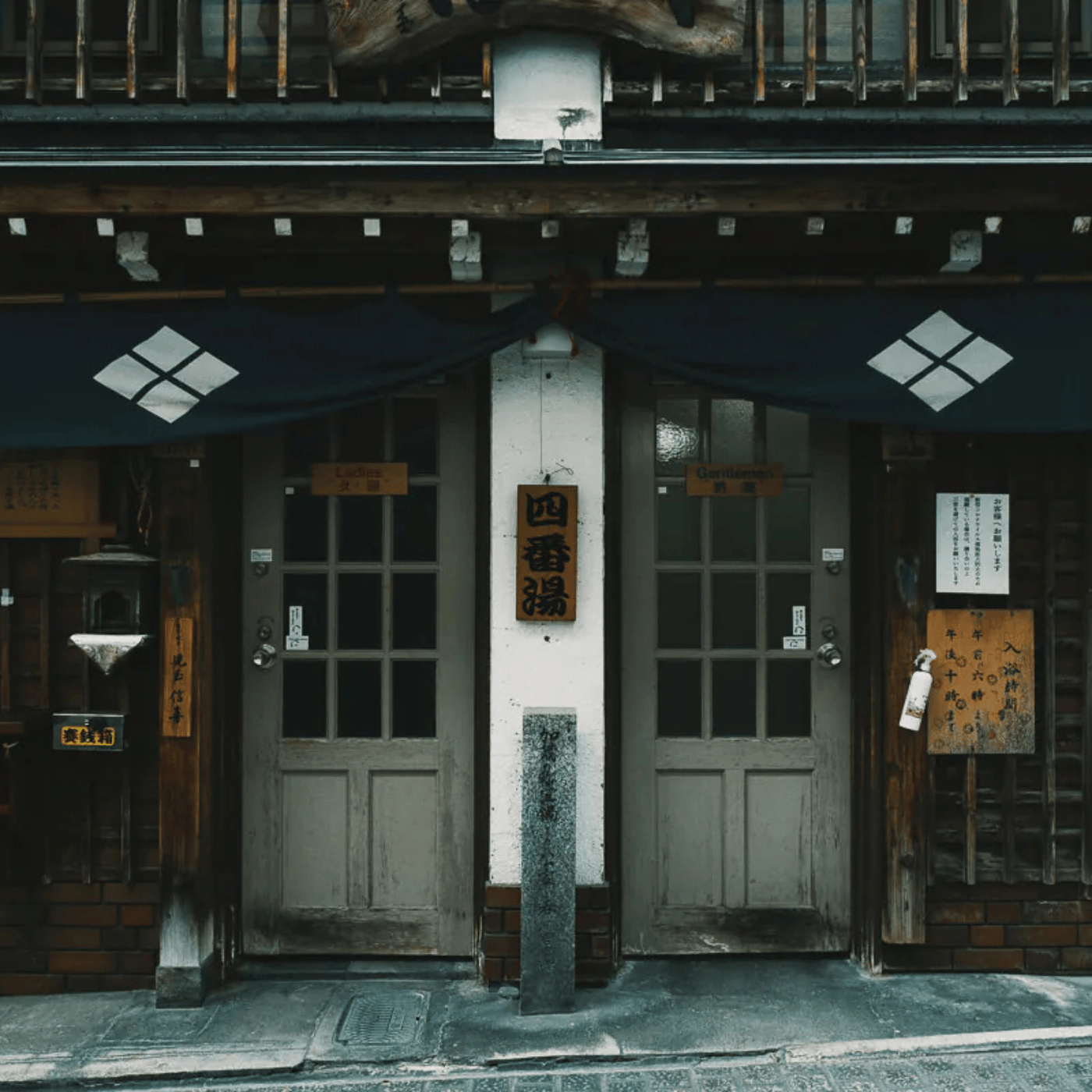 Private Nagano Day Tour: Snow Monkeys, Zenko-ji & Hot Springs from Tokyo