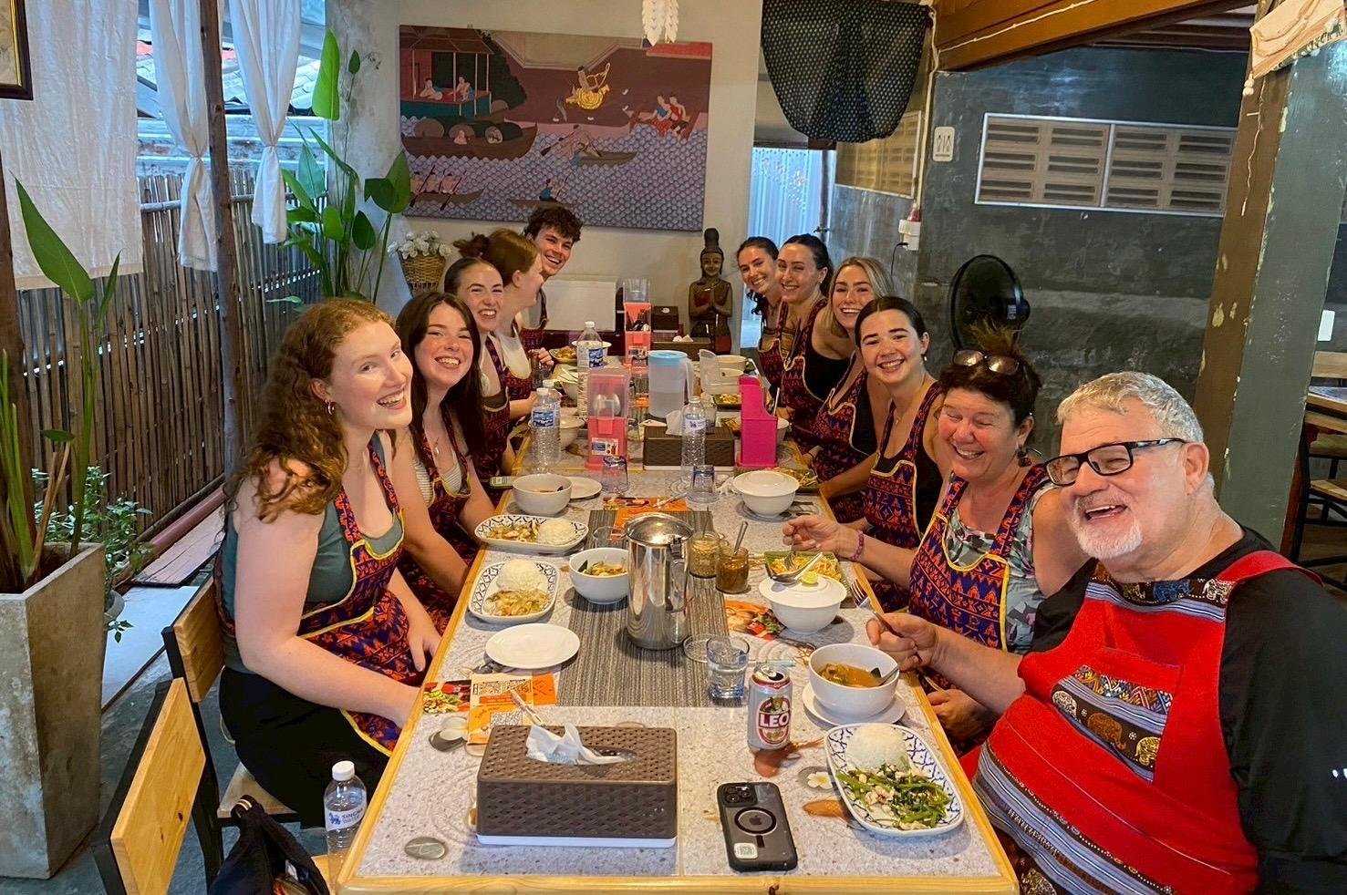 Chiang Mai: Cooking Class with Market and Pickup
