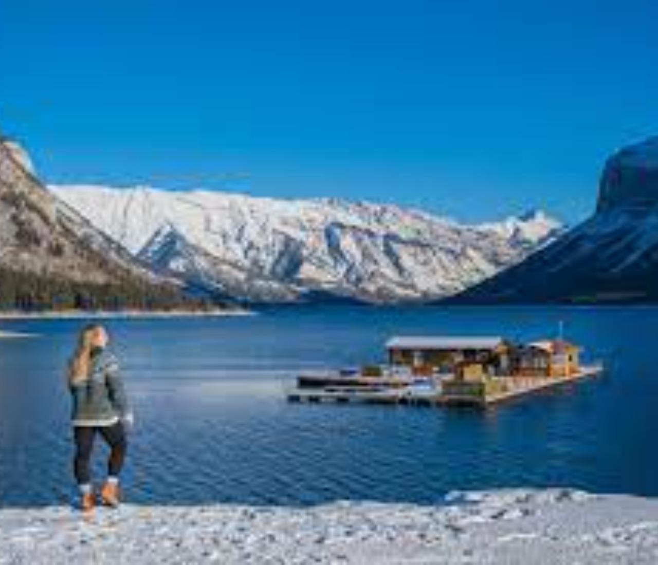 Banff: Hot Springs, Bow Falls and Three Lakes Tour