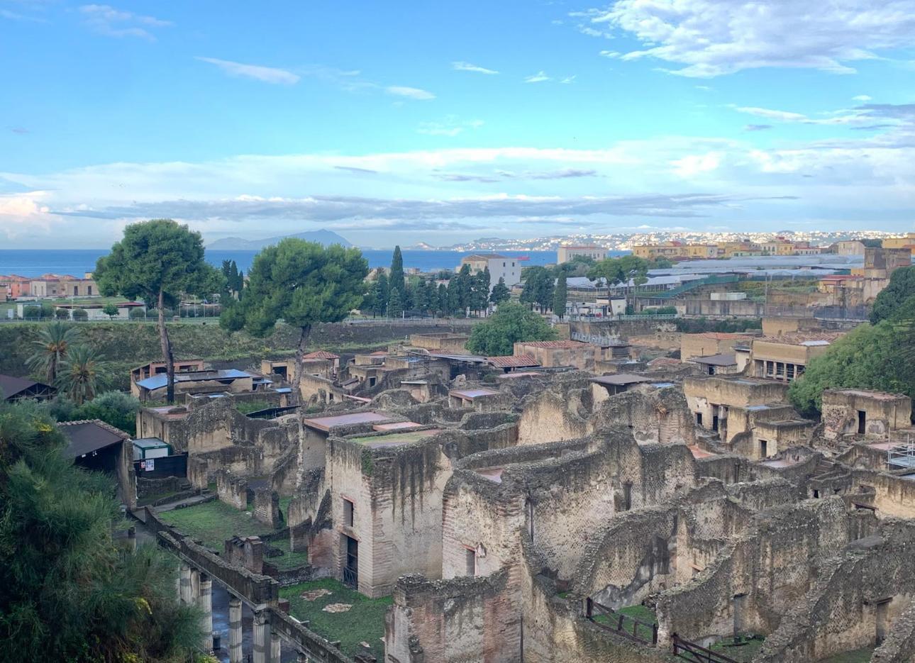 Amalfi Coast, Sorrento & Pompeii Day Tour from Naples