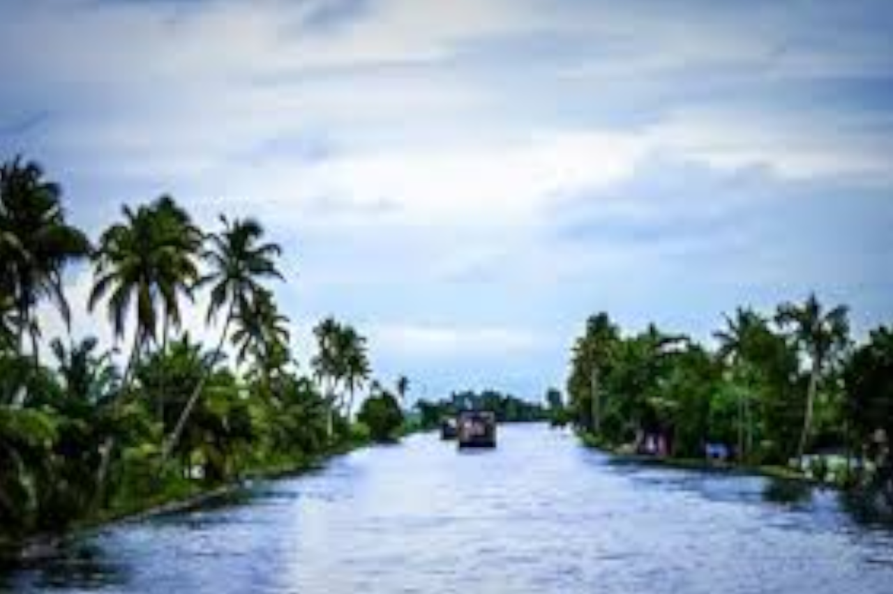 Alleppey Backwaters: Private Shikara Boat & Village Exploration