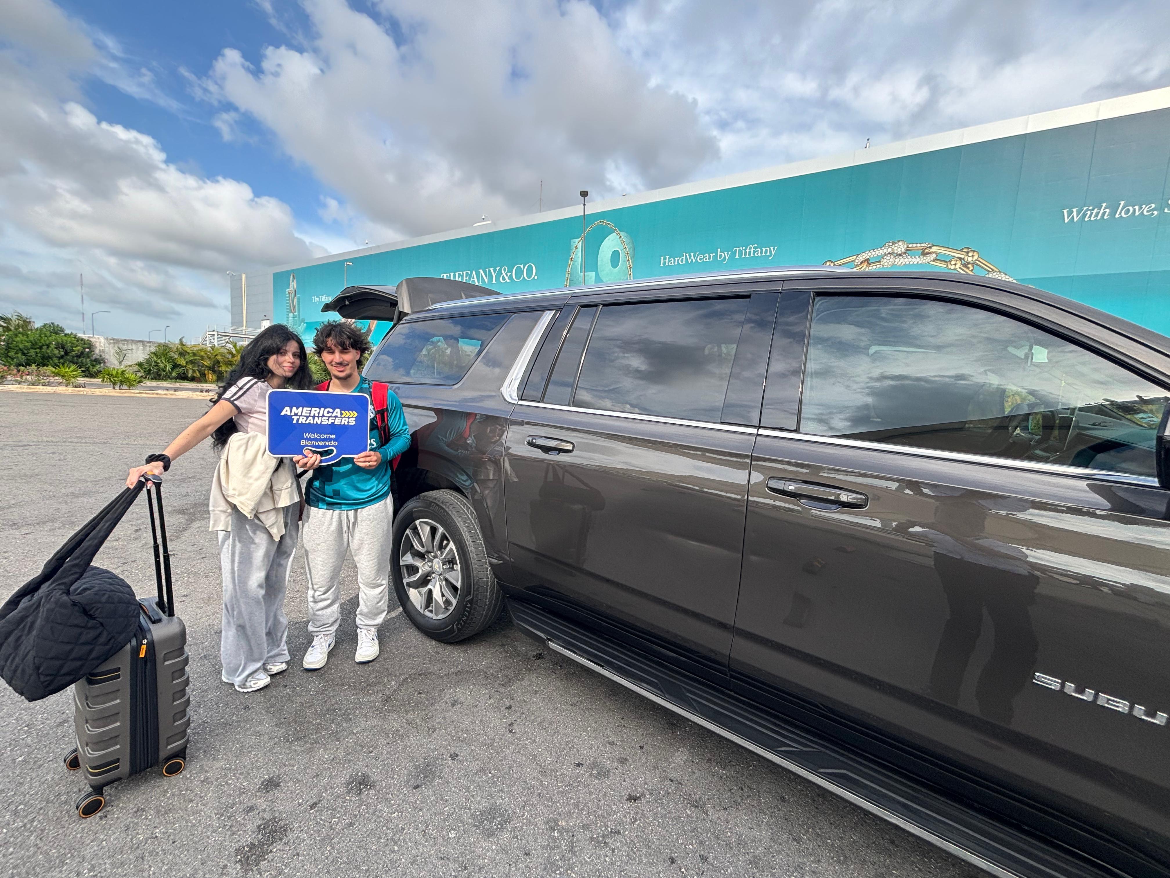 Cancun Private Luxury Airport Transfer (One-Way or Roundtrip)