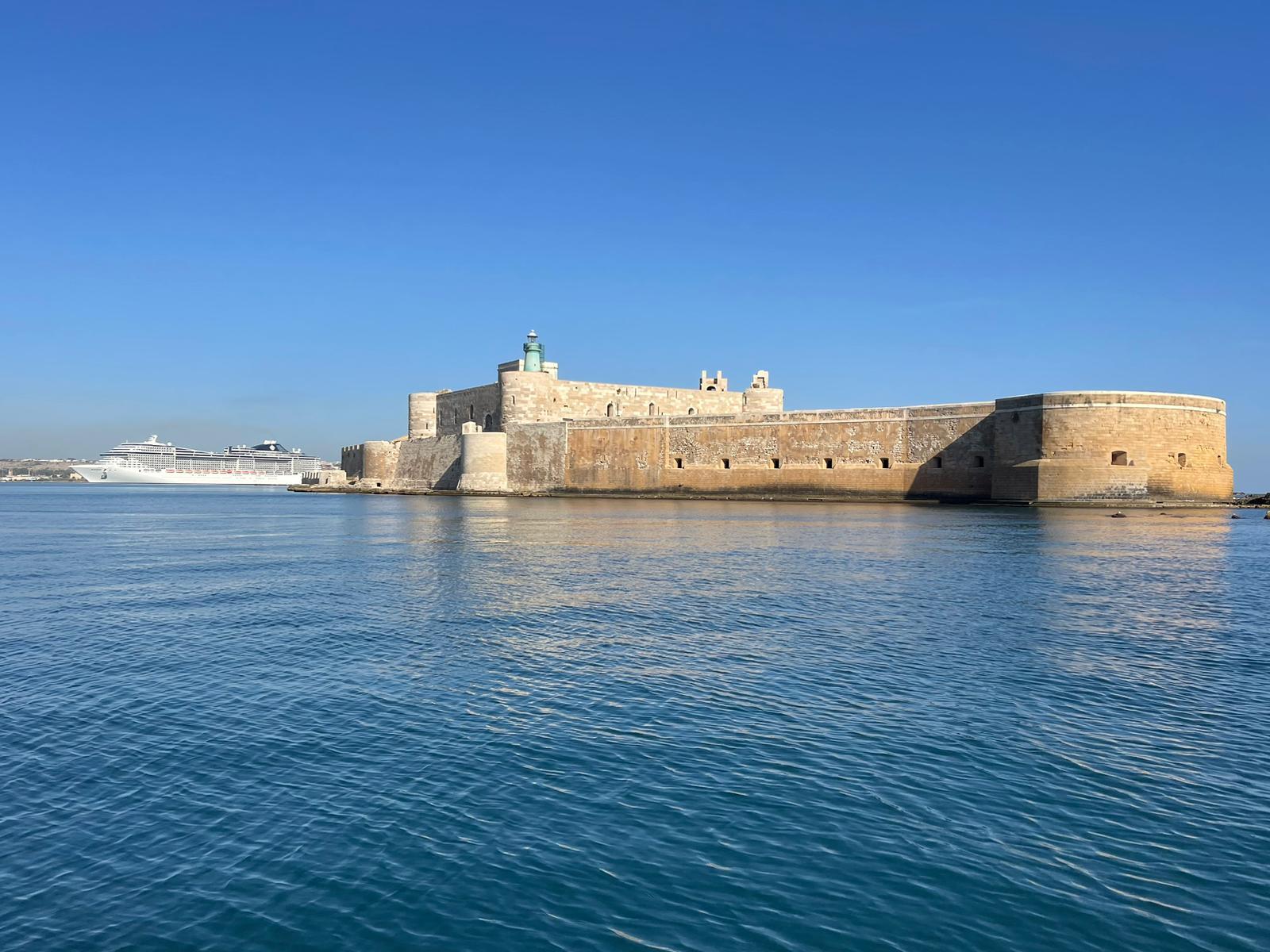 Siracusa: Ortigia Boat Tour with Marine Grotto & Snorkeling