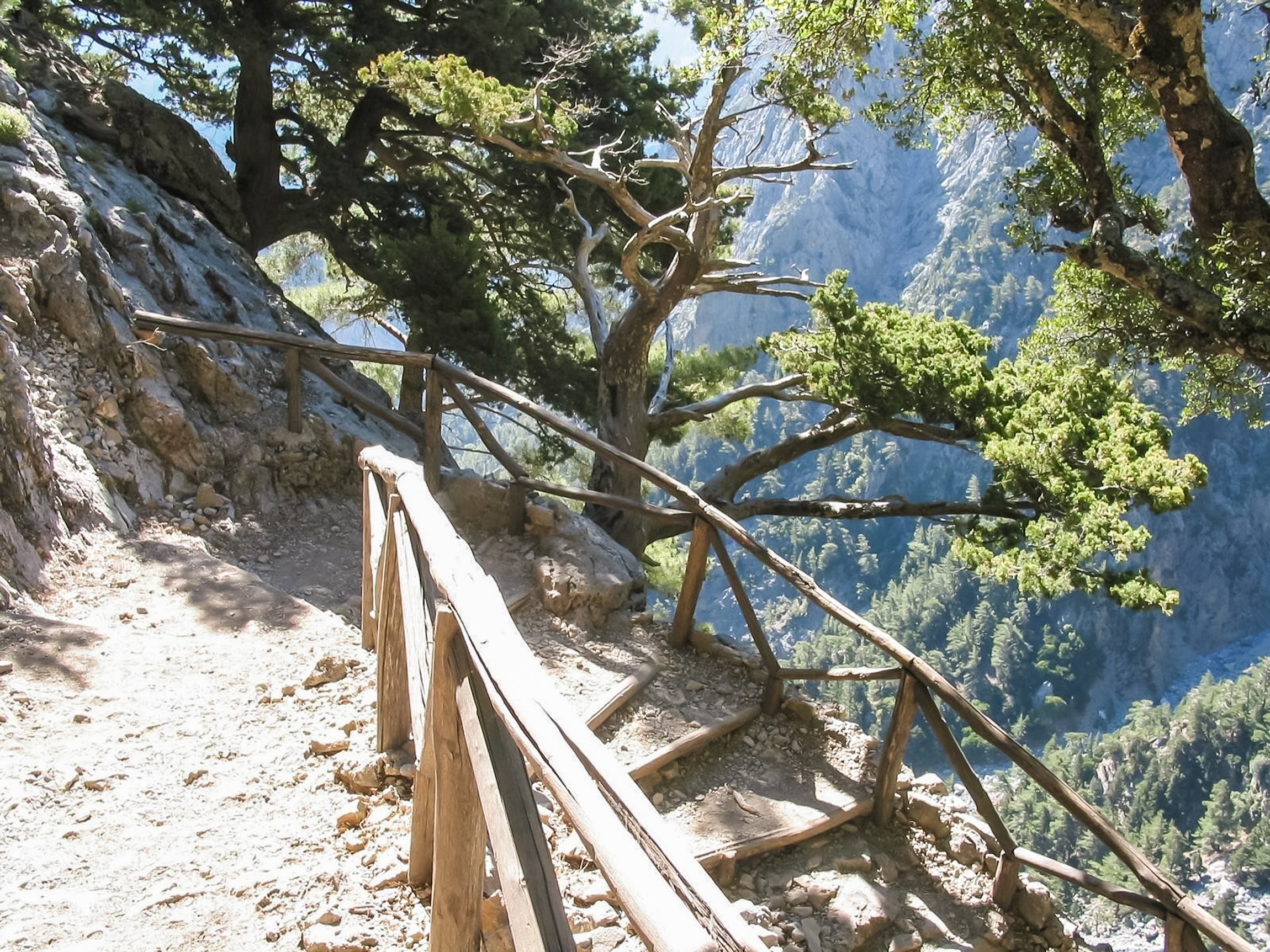 Samaria Gorge hike Crete — Xyloskalo descent, Iron Gates Sideroportes, kri-kri ibex, Agia Roumeli Libyan Sea — image 31