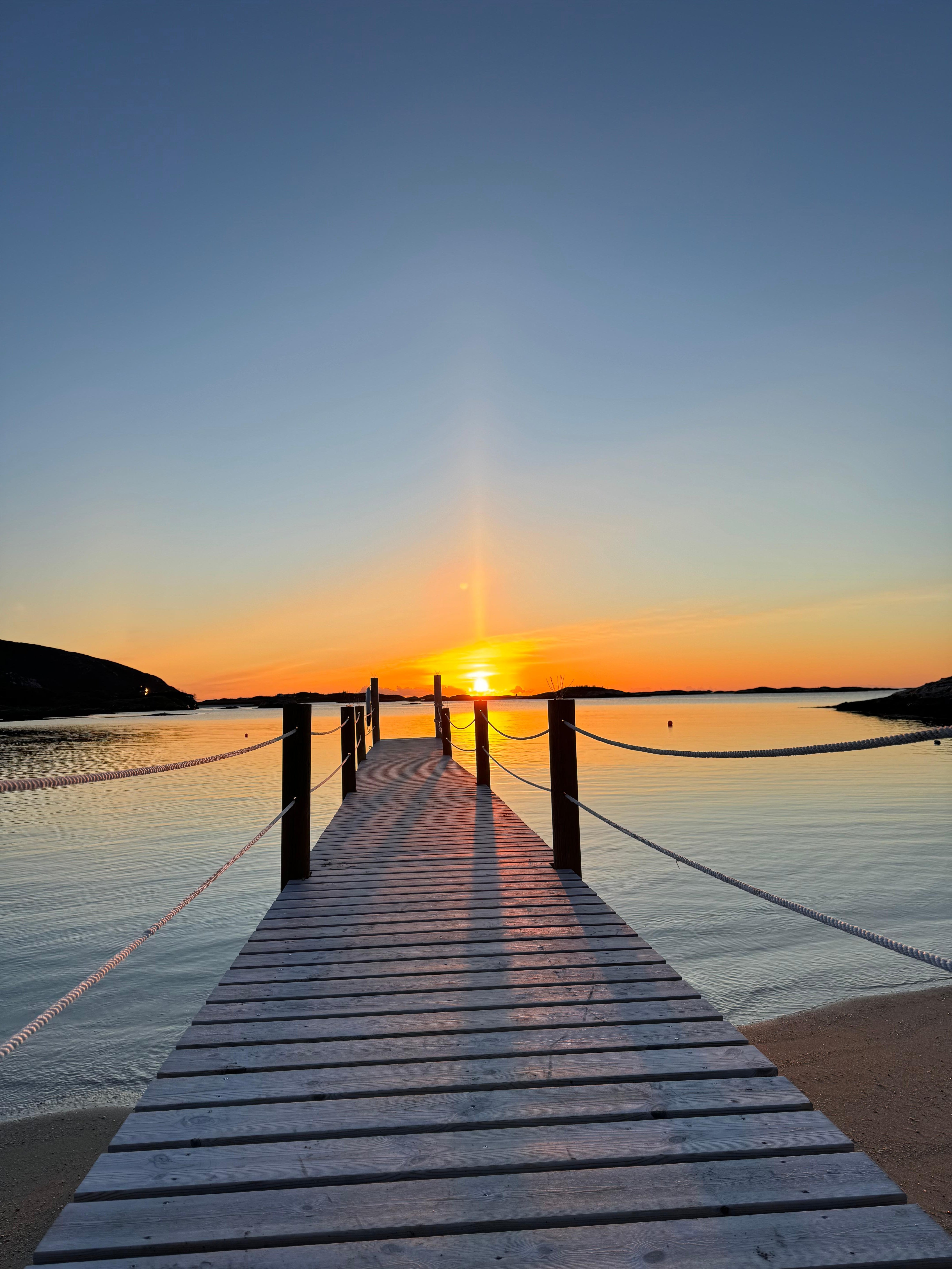 Sommarøy midnight sun tour — small-group fjord photo stops near Tromsø at midnight — image 8