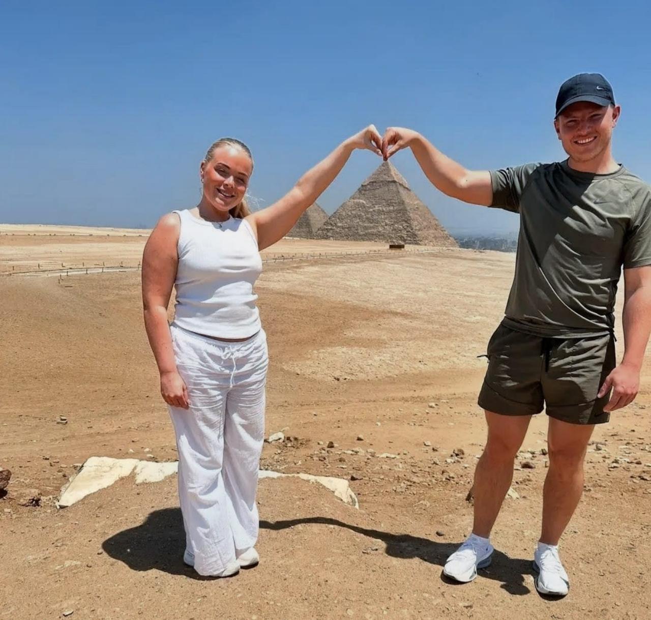 Sharm El Sheikh: Cairo Day Trip by Flight with Pyramids & GEM Museum
