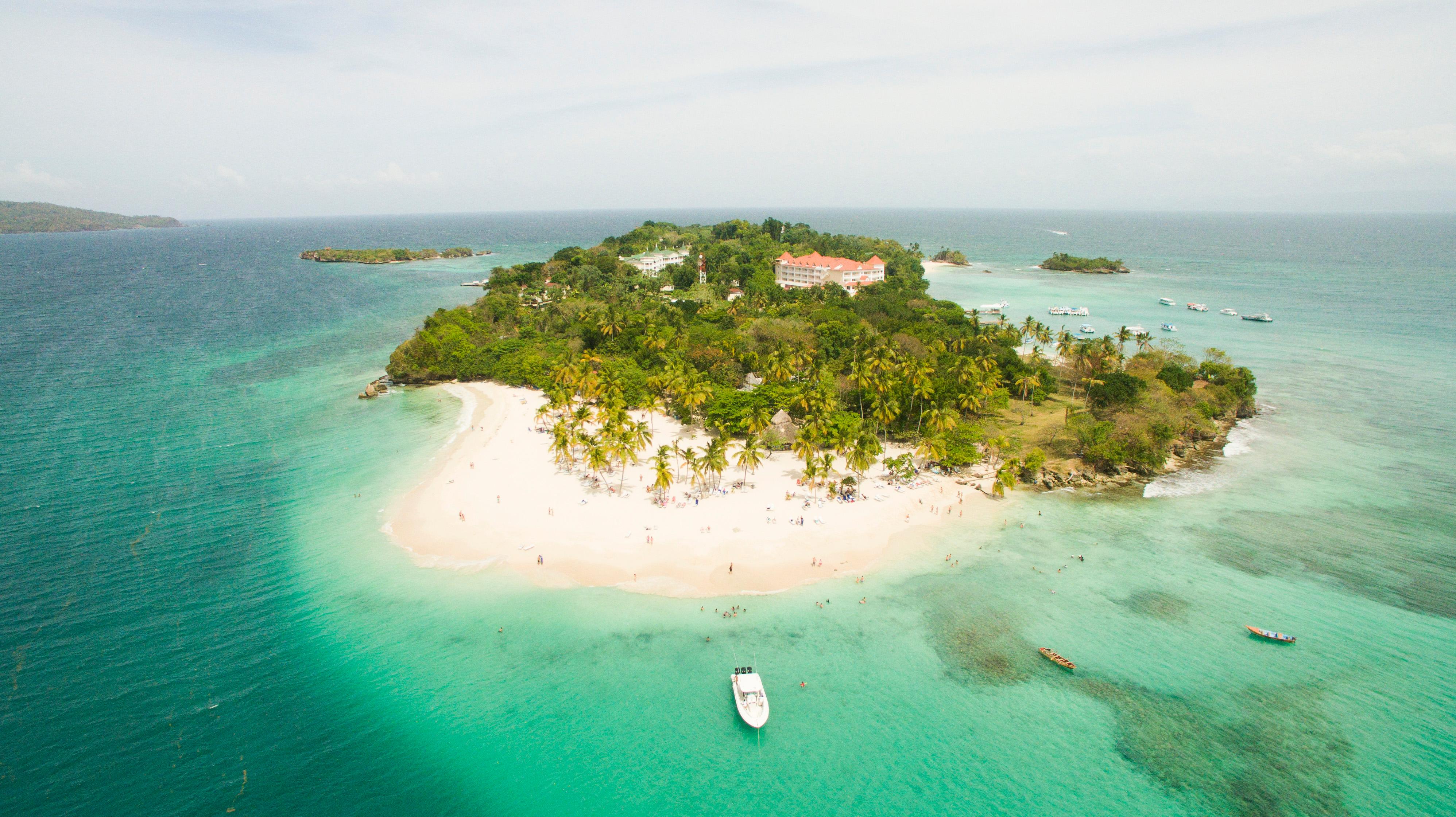 Samaná Peninsula: Bacardi Island & Playa Rincón Day Trip