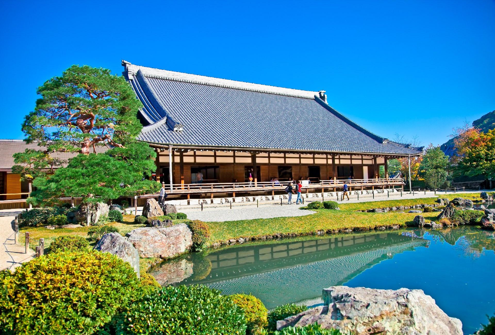 Nara, Fushimi Inari Taisha, and Arashiyama Day Tour from Osaka/Kyoto