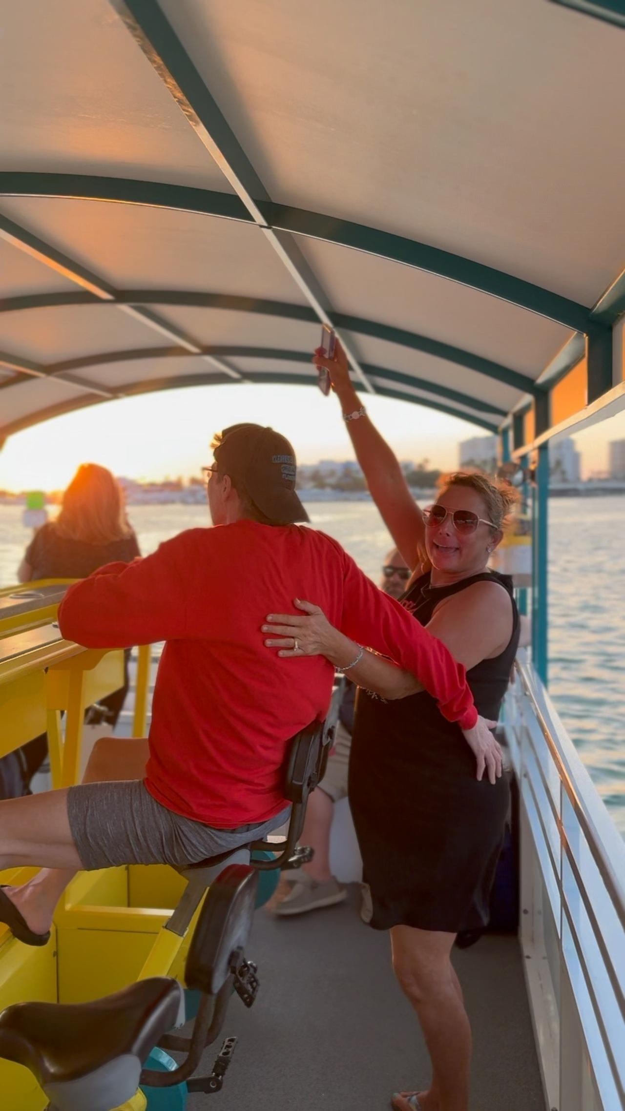 Cruzeiro de Catamarã ao Entardecer em Clearwater Beach com Golfinhos