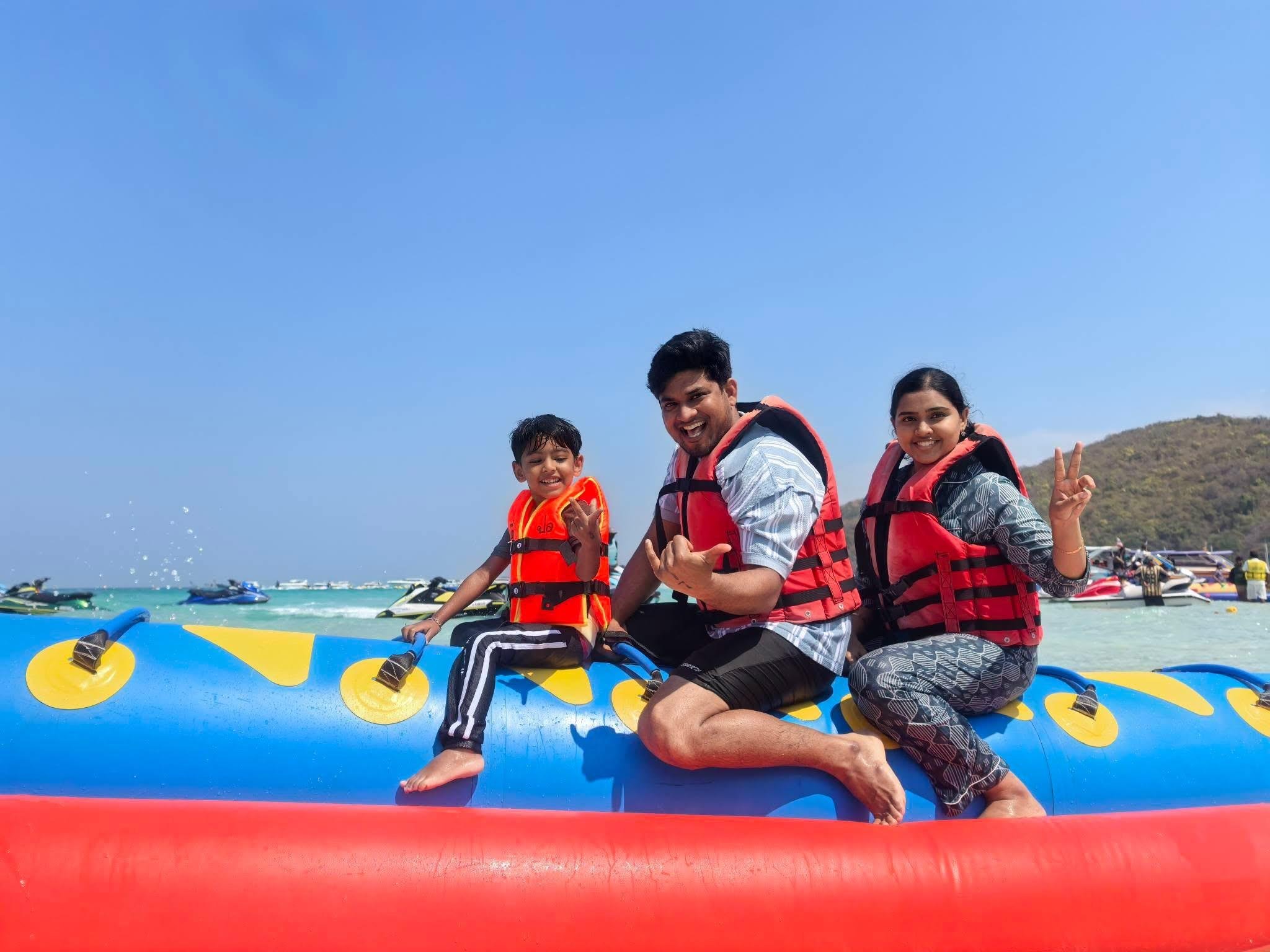 Pattaya to Coral Island: Speedboat & 4-Activity Day Trip