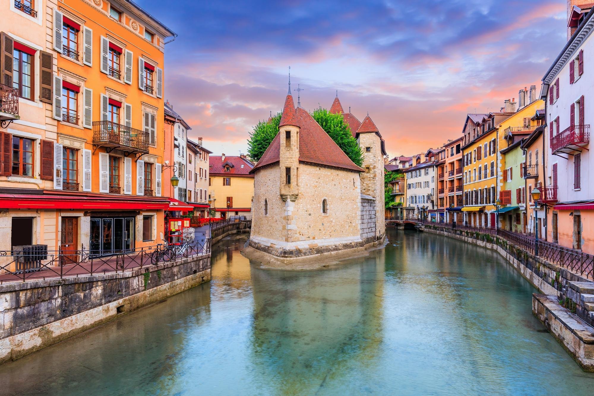 Annecy Medieval Scavenger Hunt: Old Town Phone Adventure