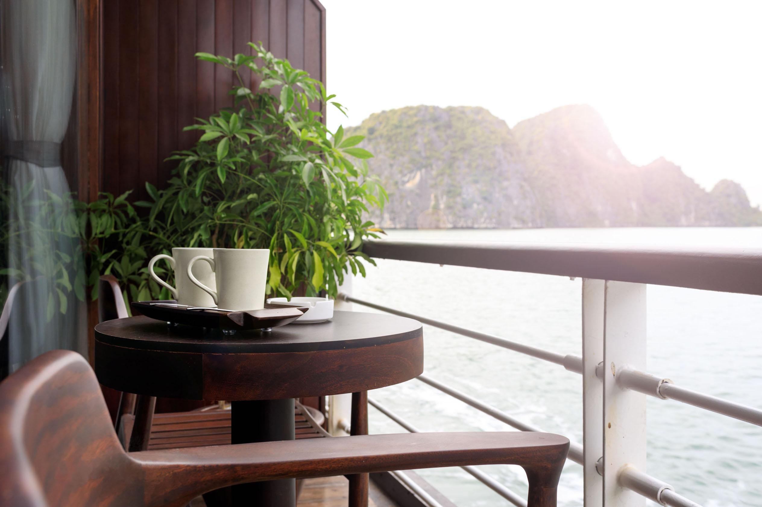 Hanoi: 2-Day Lan Ha & Halong Bay 5-Star Cruise with Private Balcony