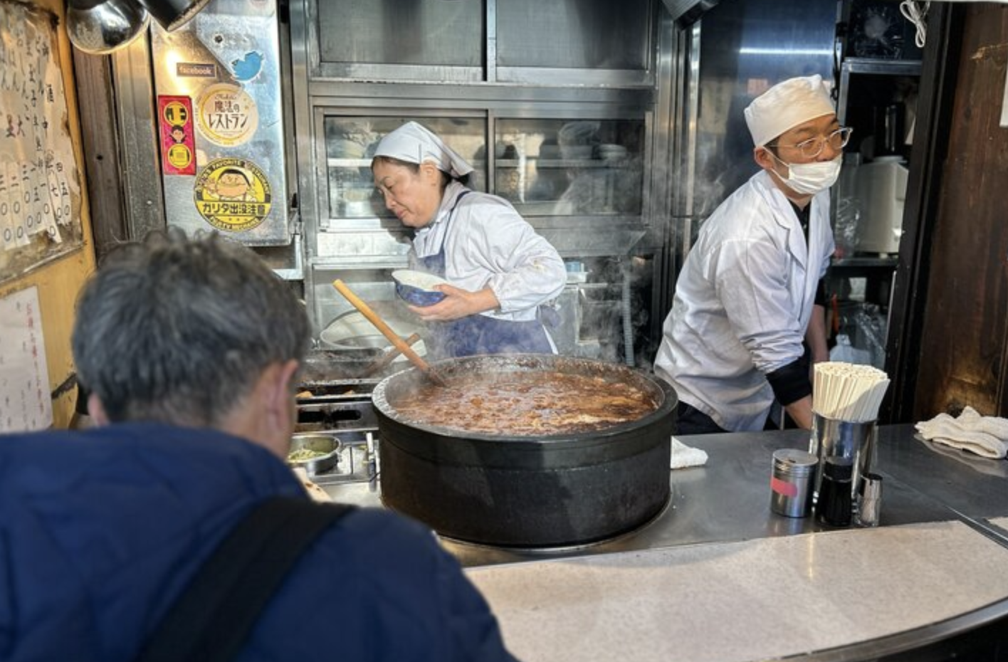Toyosu tuna auction tour — bluefin auction floor, buyers grading, Tsukiji market — image 11