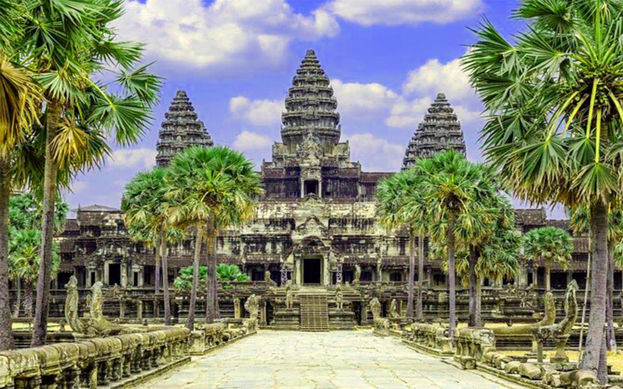 Angkor Wat Small-Group Sunrise or Sunset Expedition
