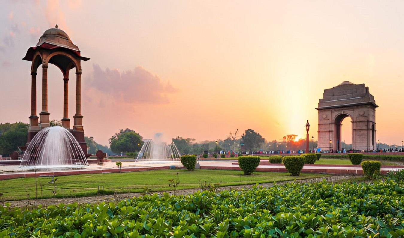 Delhi Heritage Private Tour: India Gate, Humayun’s Tomb & Qutub Minar