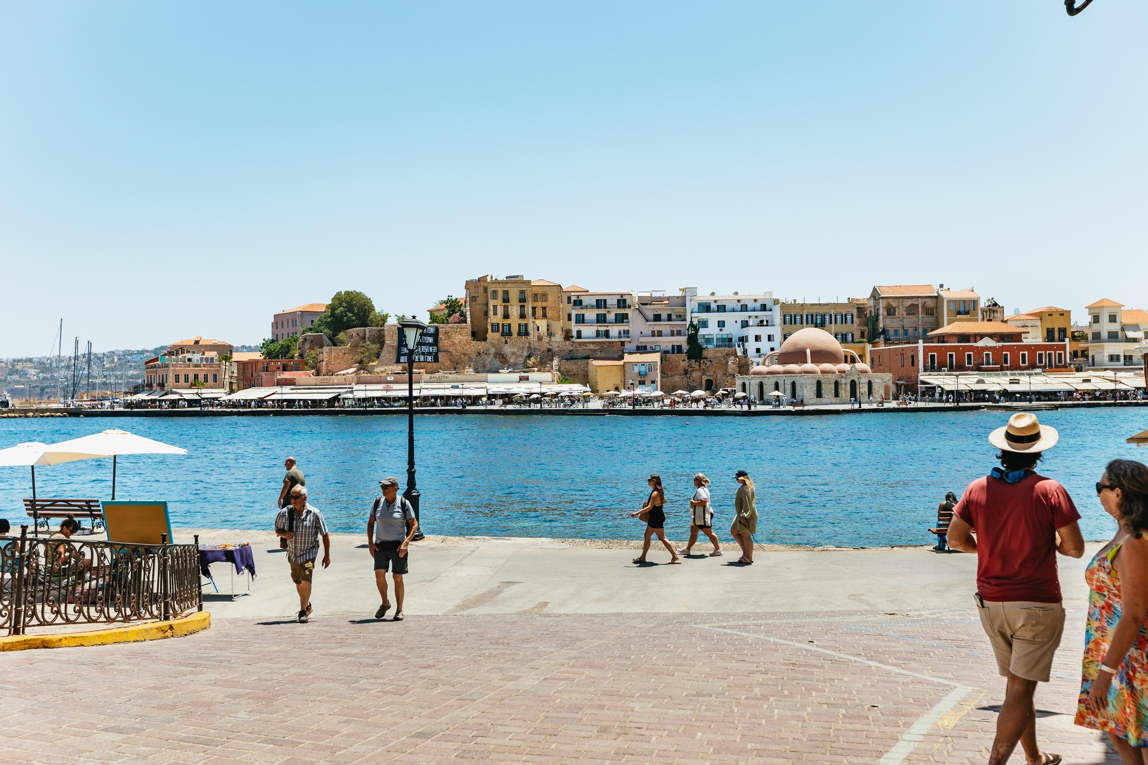 Chania Old Town guided tour Crete — Venetian harbour, Egyptian lighthouse, Municipal Market, Stivanadika lane — image 11