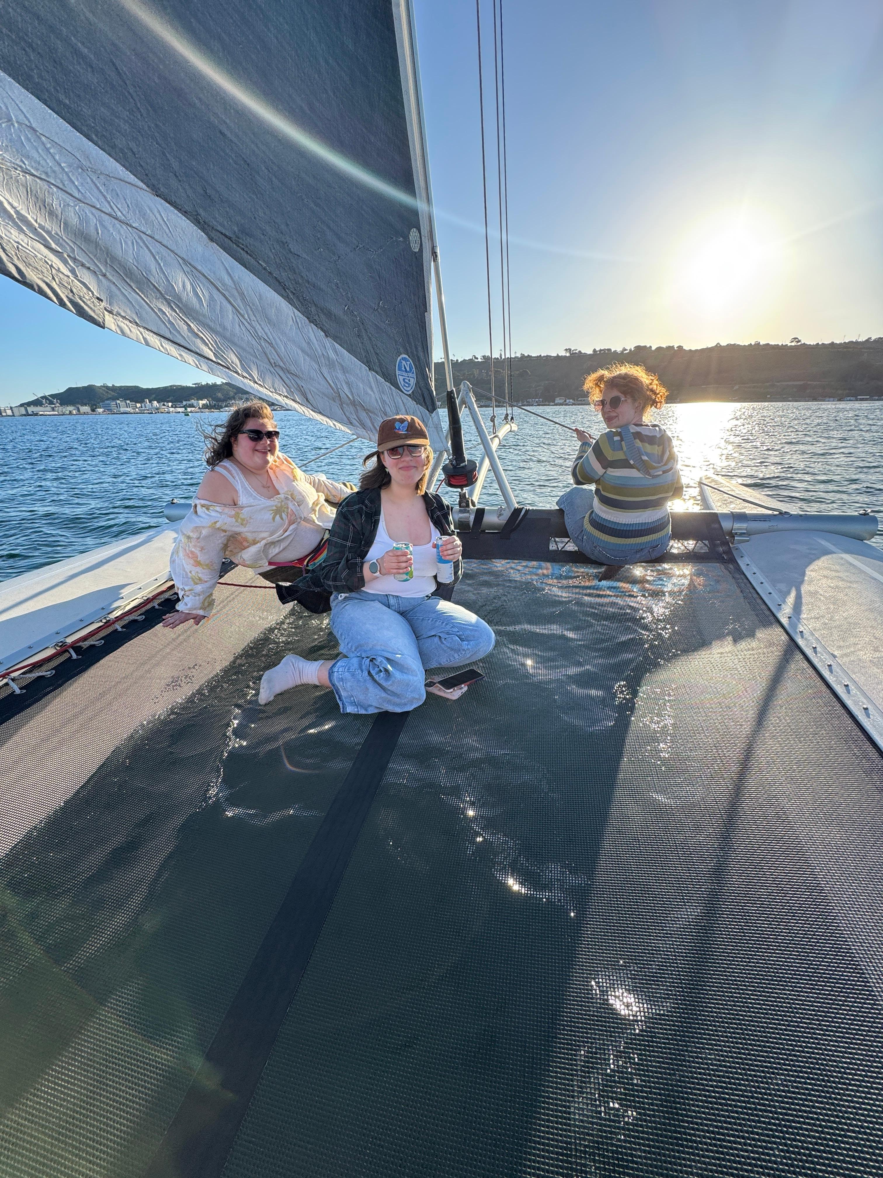 San Diego Bay: 2.5 hour Catamaran Sailing Cruise with Drinks