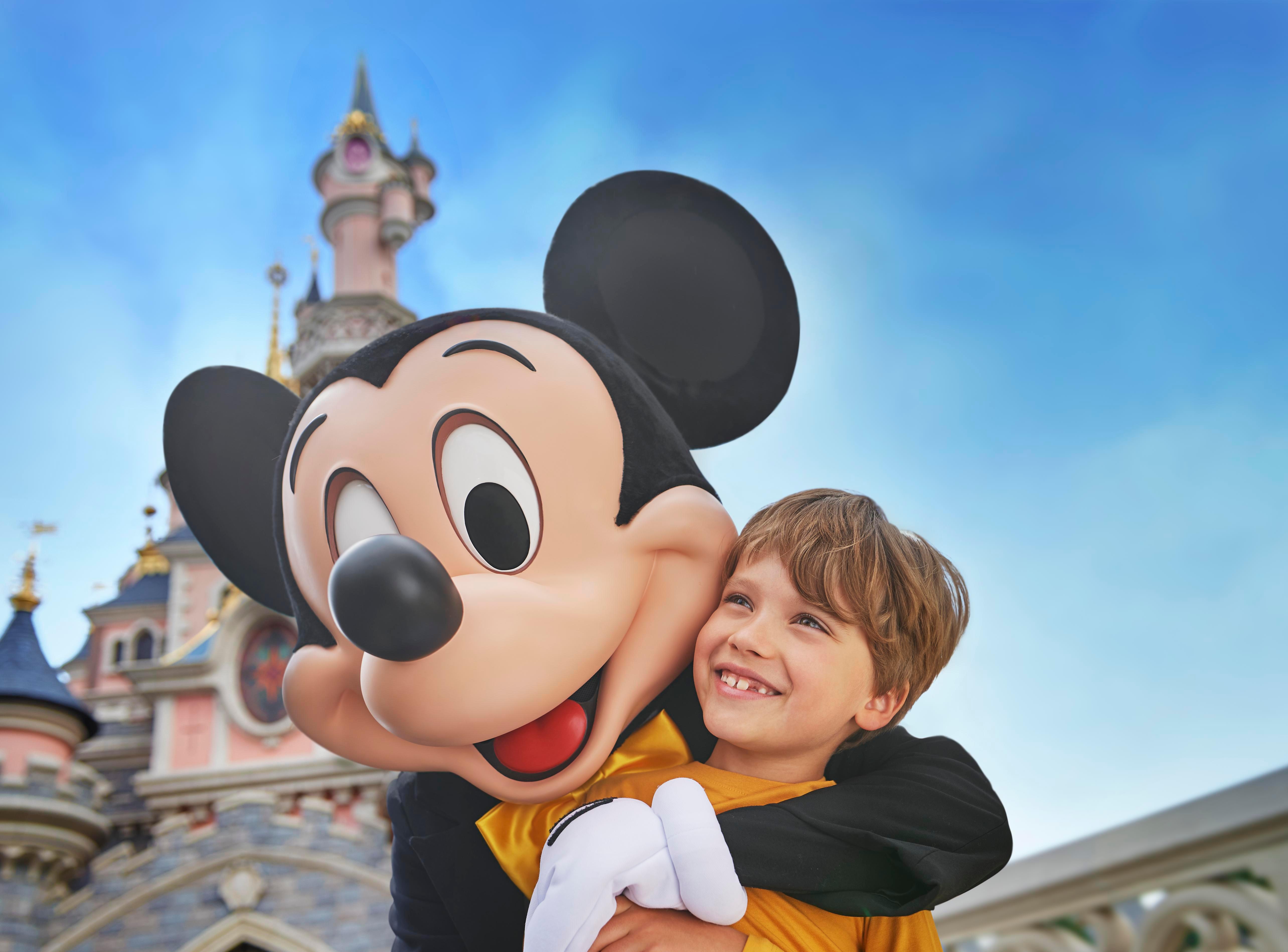 Disneyland Paris Single or Dual Park Day Pass