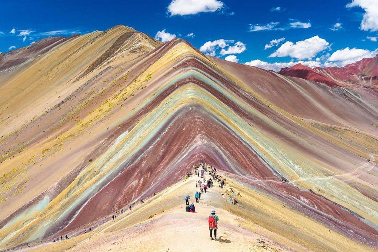 Rainbow Mountain & Ausangate 7 Lakes 2-Day Trek