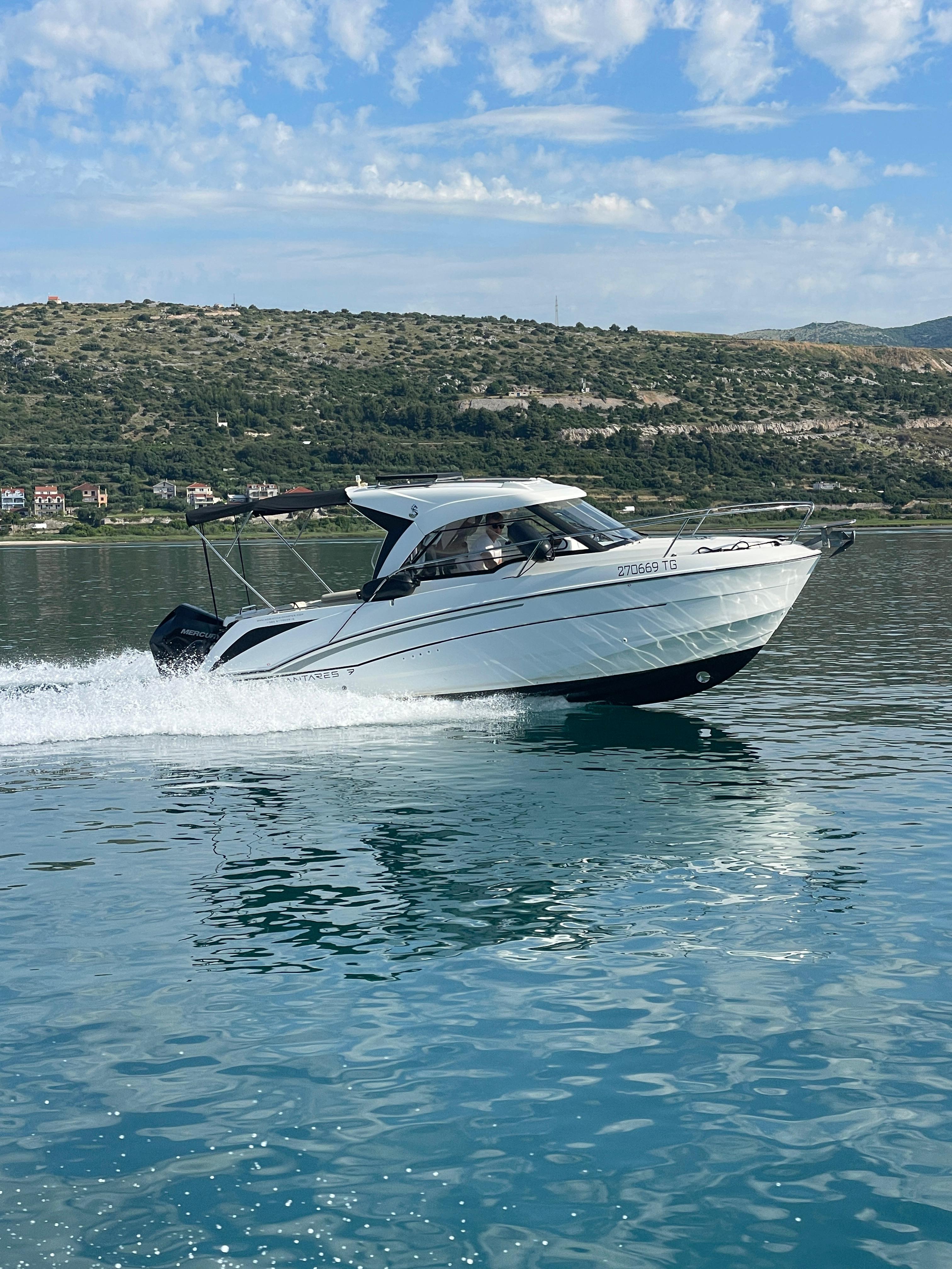 Split: Private Blue Cave & Adriatic Islands Boat Expedition