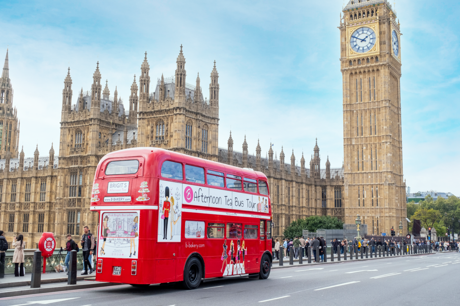 Vintage Bus Afternoon Tea & London Sightseeing Tour