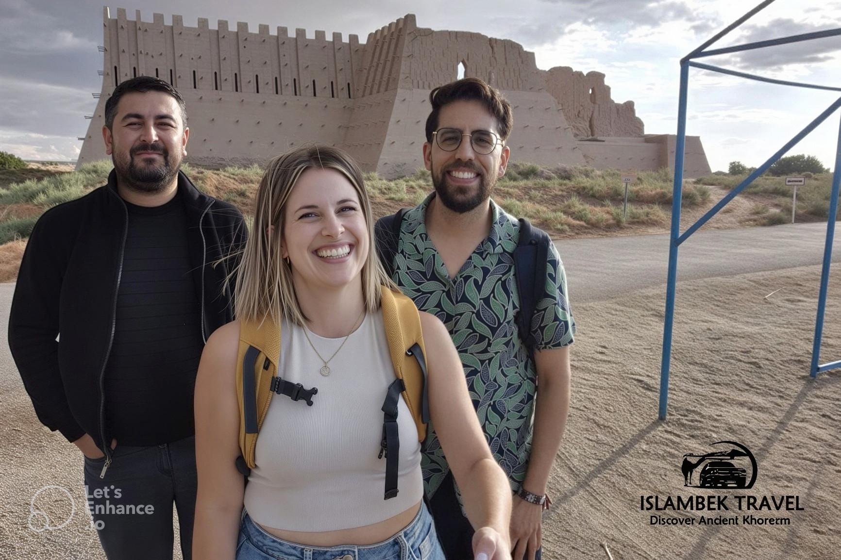 Traslado de Nukus a Jiva a través de antiguas fortalezas y oasis del desierto
