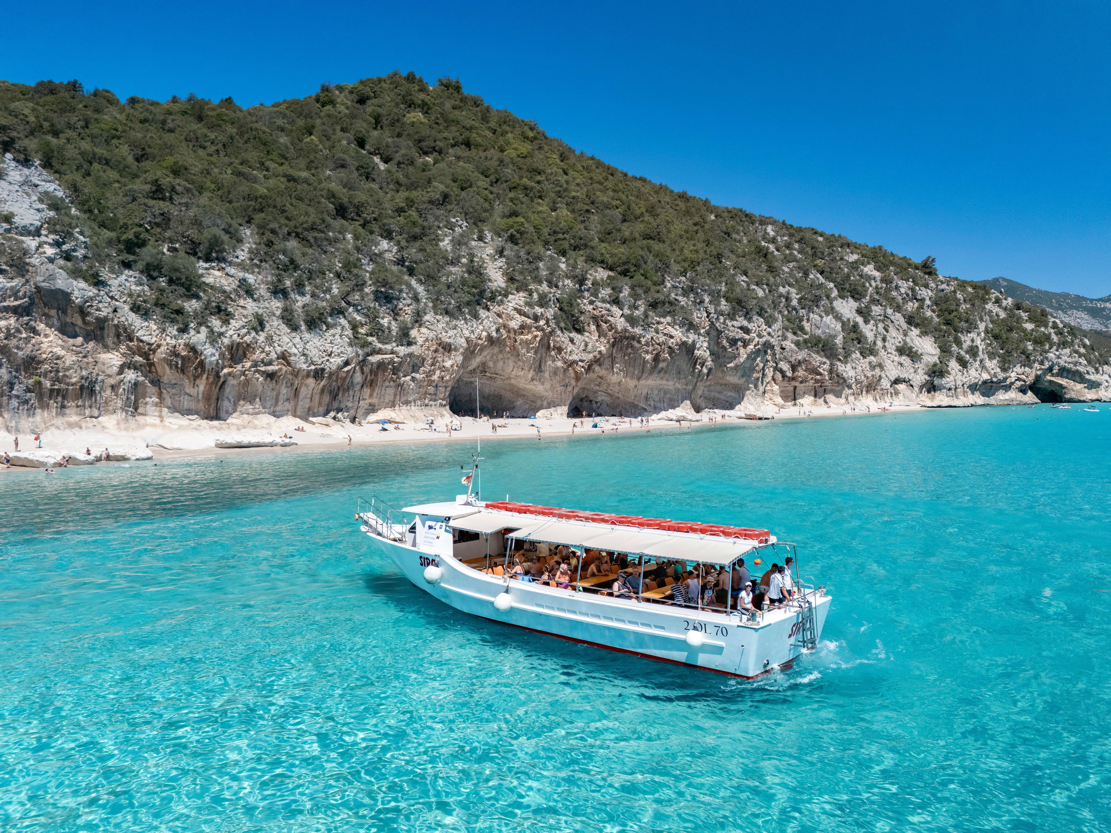 Cala Gonone: Gulf of Orosei Boat Trip with Tasting & Swim Stops
