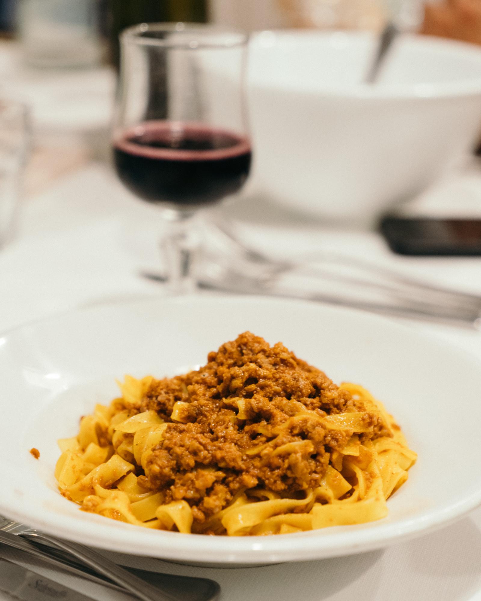 Bologna food tour — Quadrilatero market tastings and Emilia-Romagna cuisine — image 3