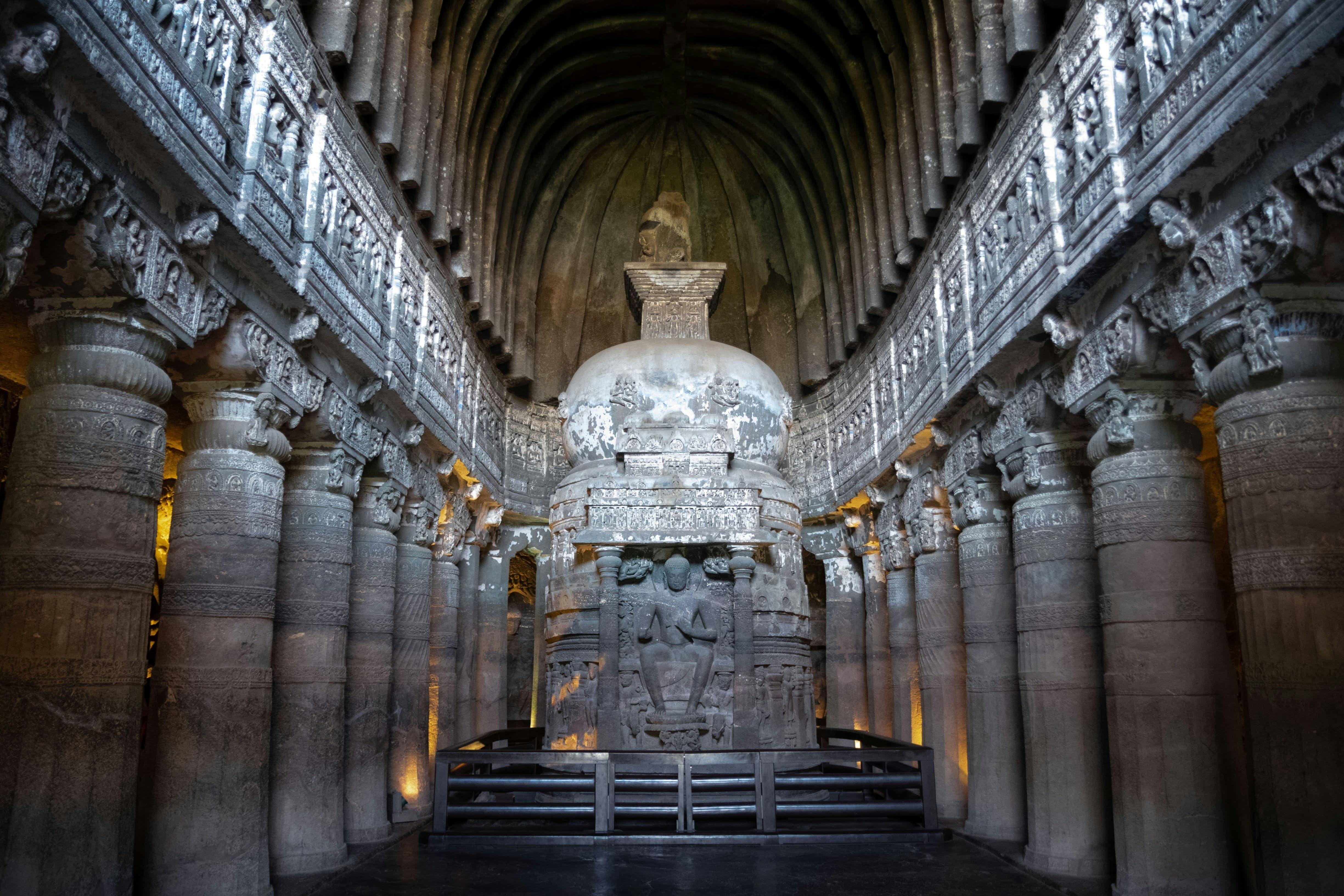 Private 2-Day Ajanta and Ellora Caves Taxi Tour from Aurangabad