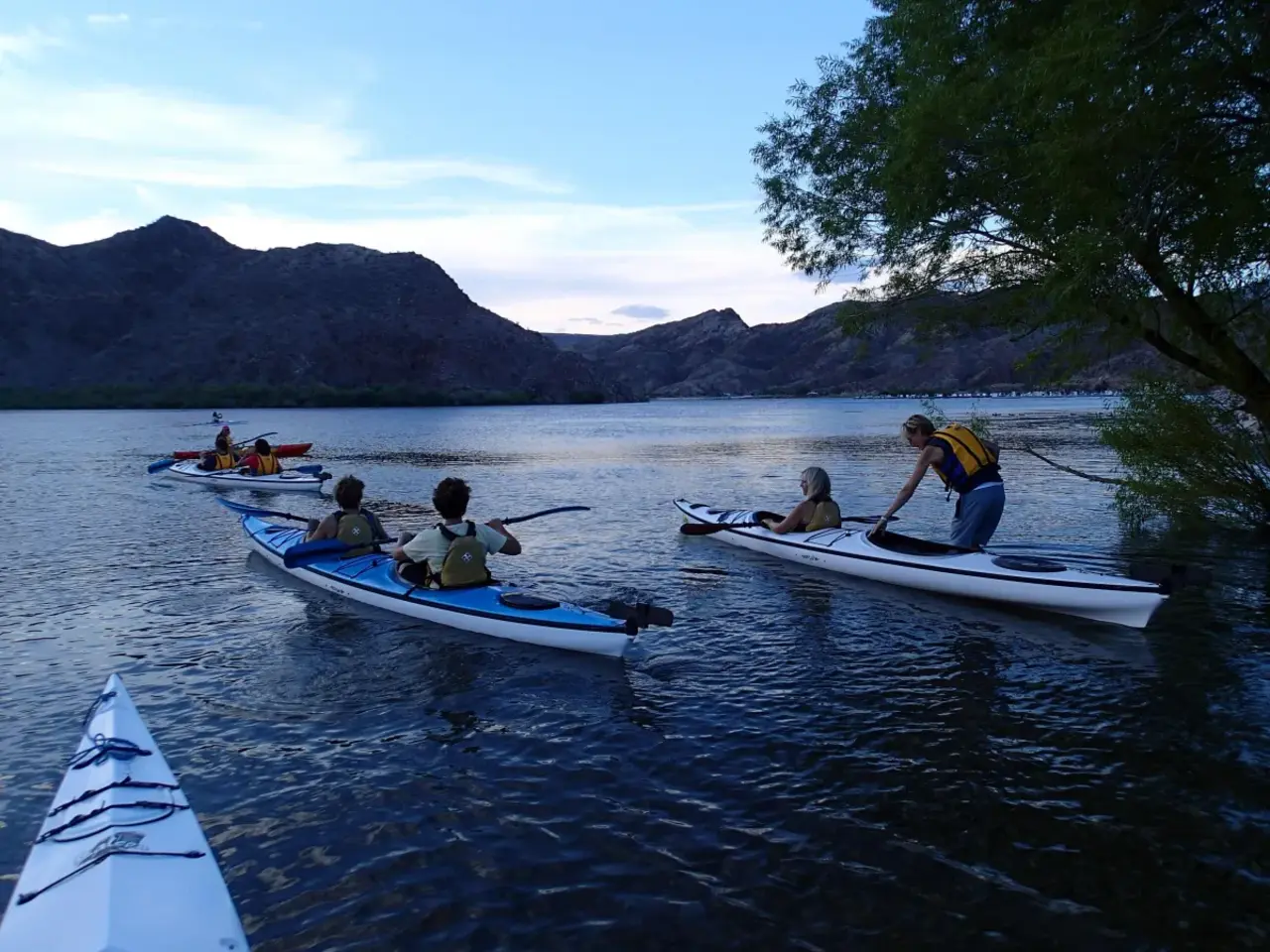 Las Vegas: Twilight and Moonlight Emerald Cave Kayak Tour