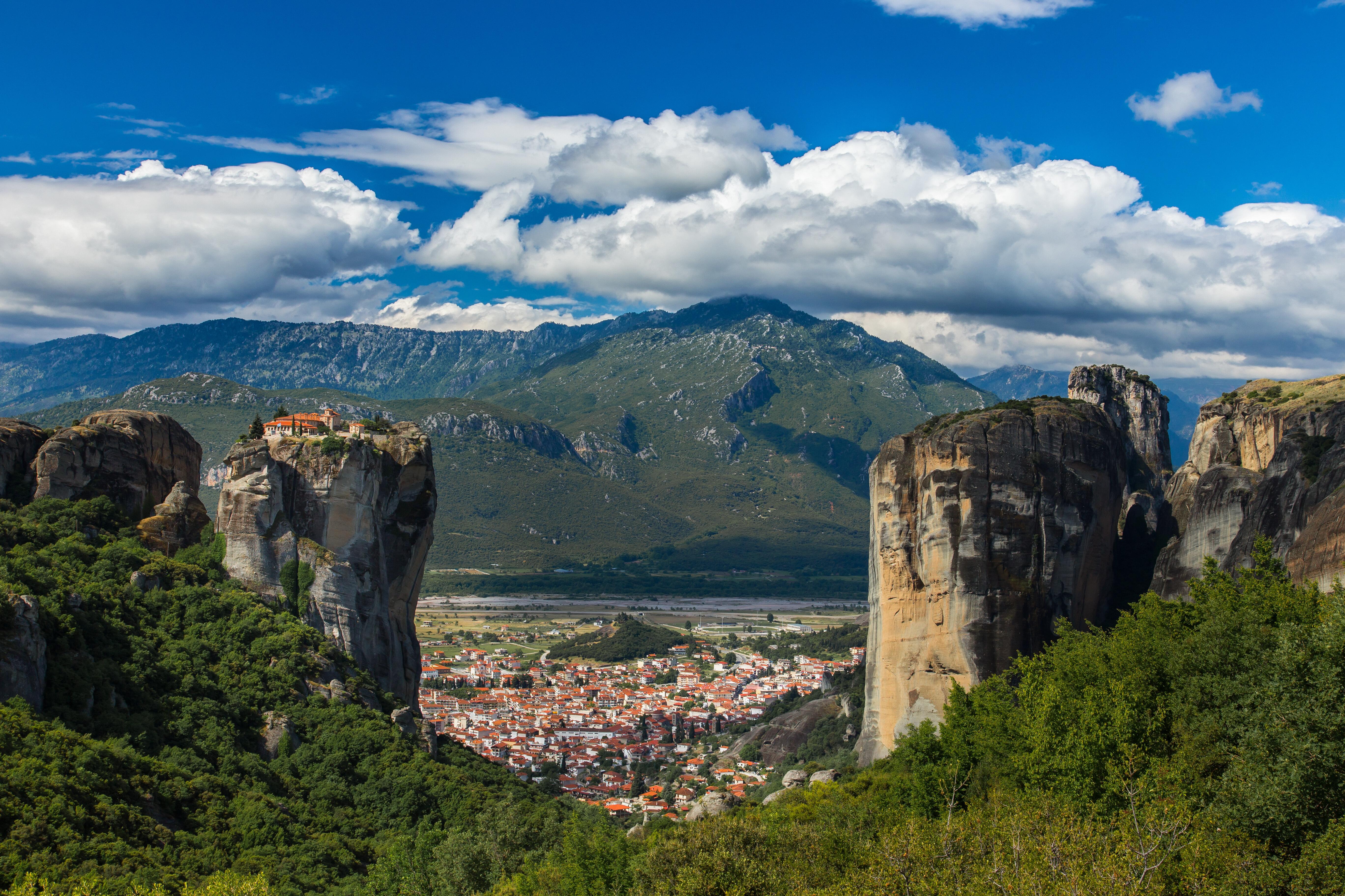 Meteora Monasteries Day Tour from Athens by Train