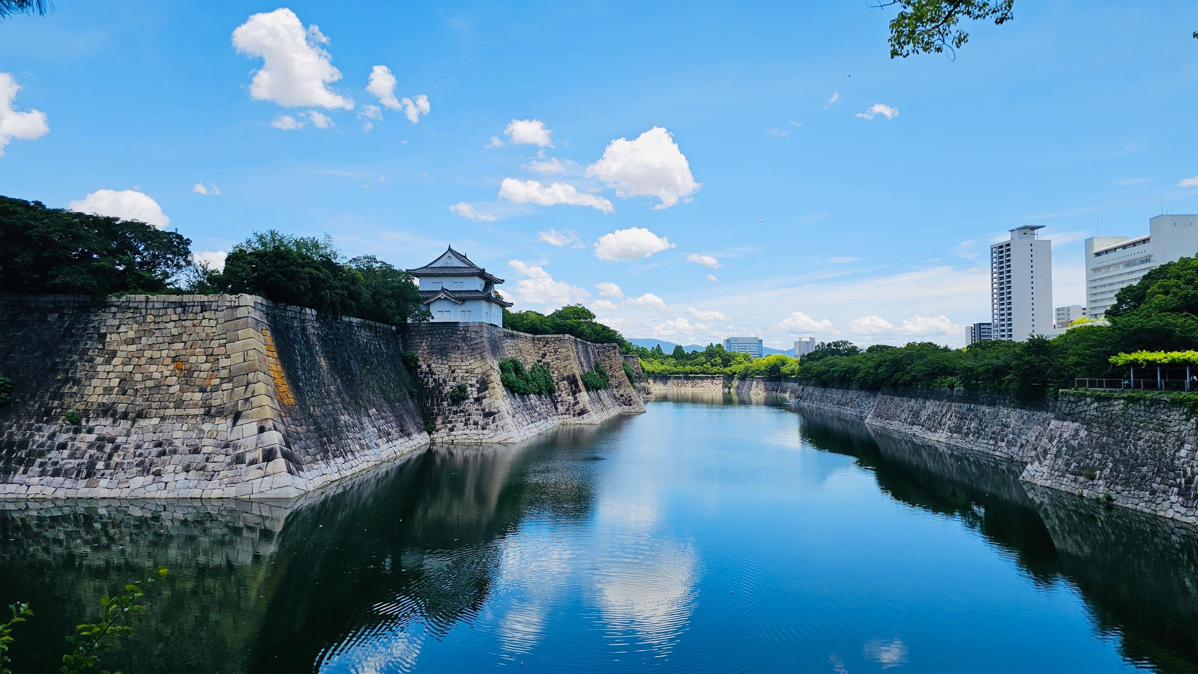 Osaka Castle Defensive Tour & Tower Admission