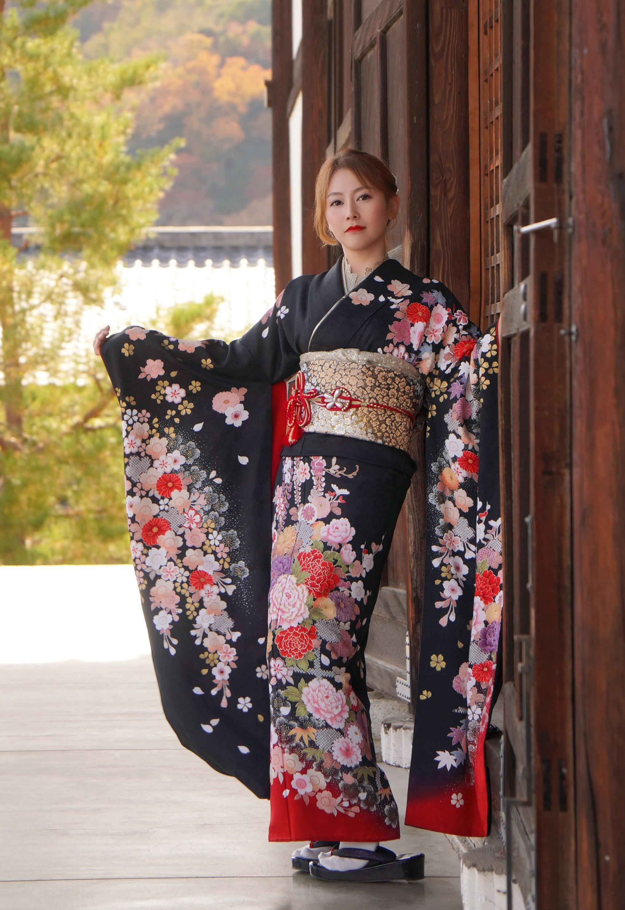 Aluguel de Kimono em Arashiyama com Penteado de Cortesia