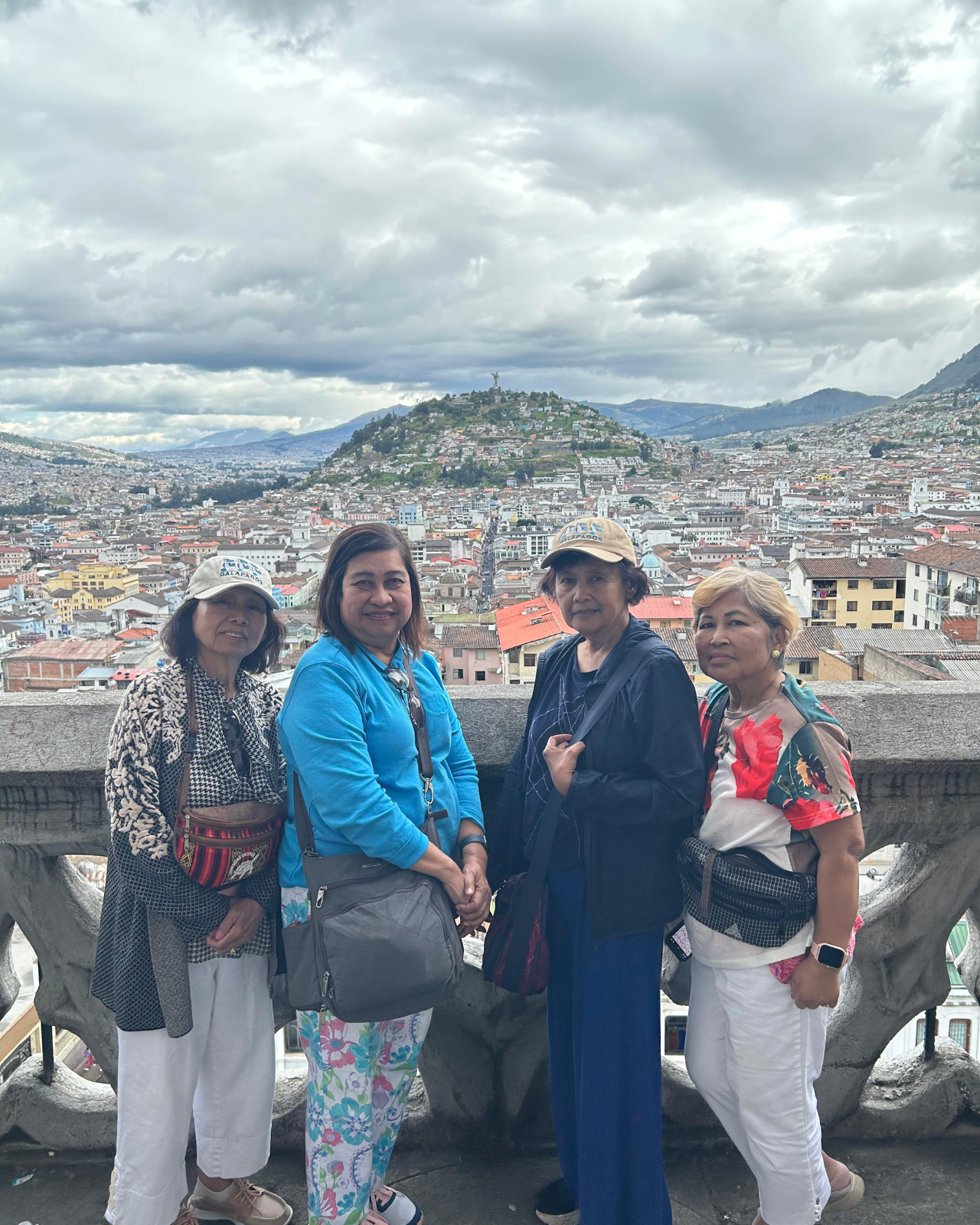 Private Quito Highlights: Colonial Center, Cable Car & Equator