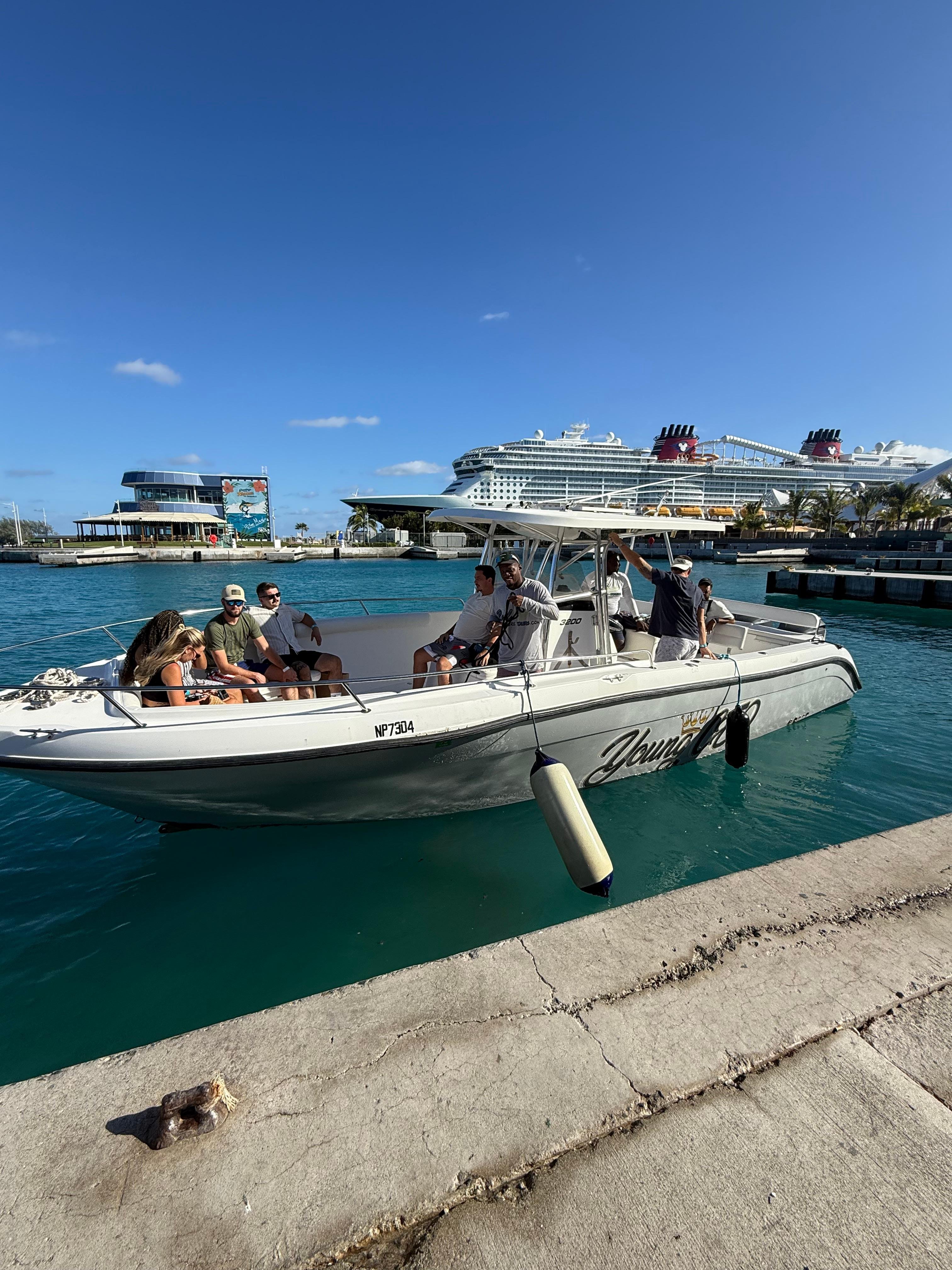 Nassau Private 3-Island Boat Excursion: Pigs, Turtles & Snorkeling