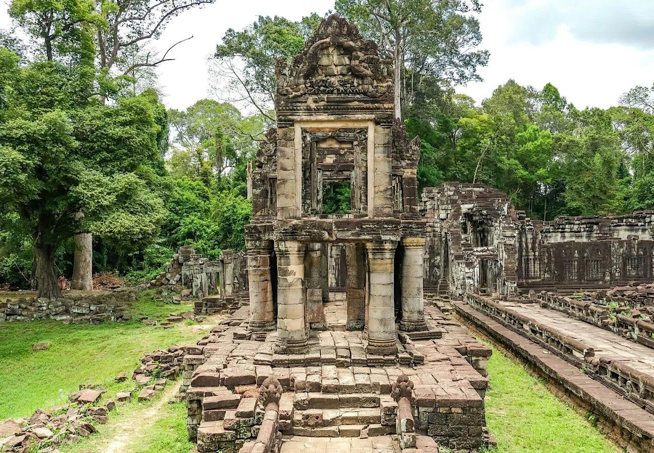 Siem Reap: Grand Circuit Temples & Sunset by Private Tuk-Tuk