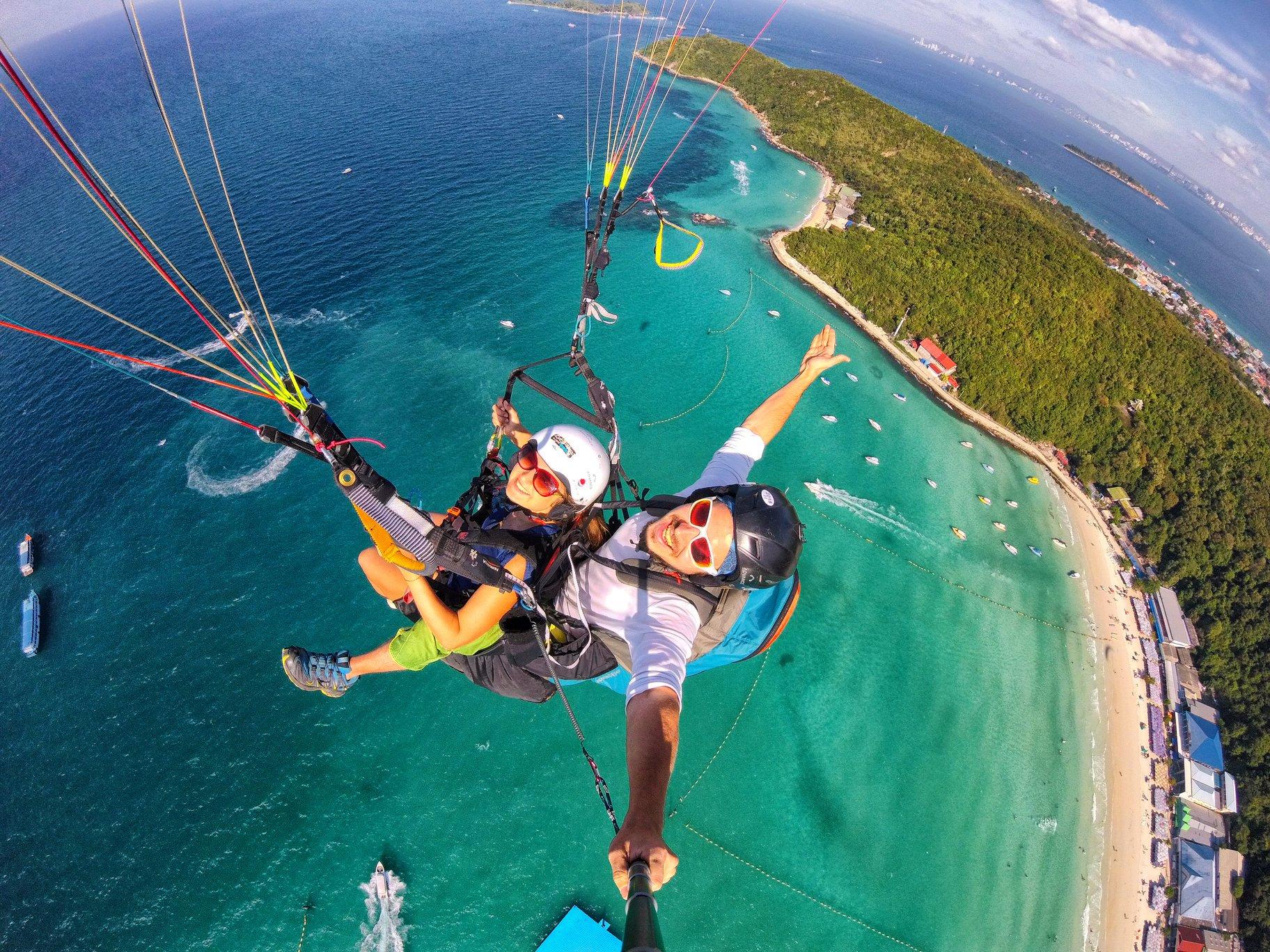 Koh Larn Tandem Paragliding Experience