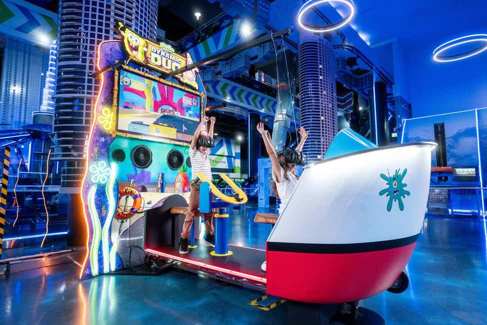 אזור משחקים אינטראקטיביים בפארק VR
