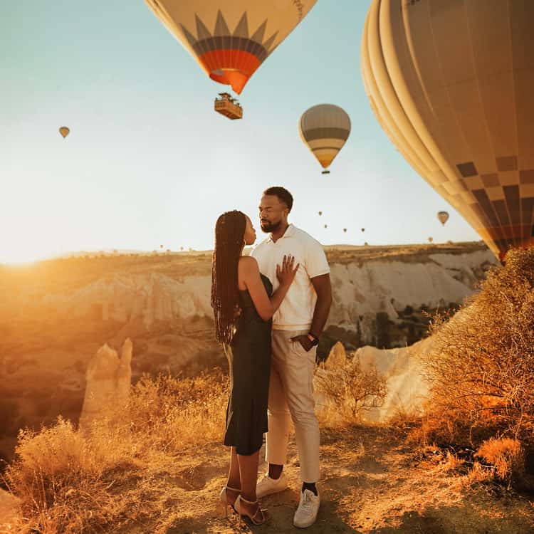 https://cdn.getyourguide.com/image/format%3Dauto%2Cfit%3Dcrop%2Cgravity%3Dauto%2Cquality%3D60%2Cwidth%3D375%2Cheight%3D375%2Cdpr%3D2/tour_img/456cd7fa232152b99d7952227a6fed6b91667508fadf10420767a6492c393e1e.jpeg