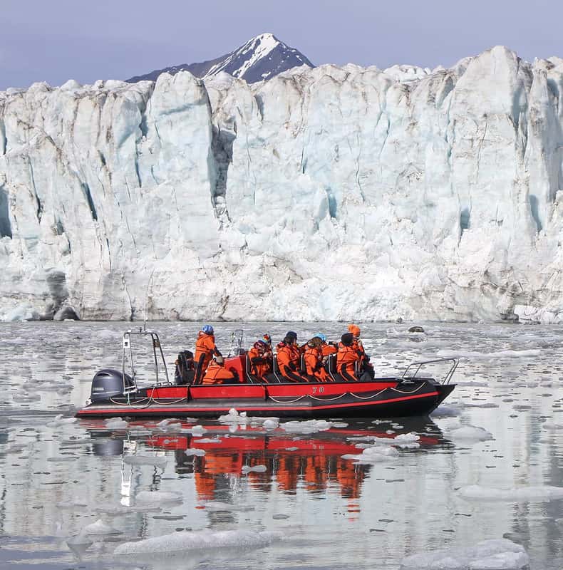 Provider photograph of the Pyramiden and glacier boat excursion