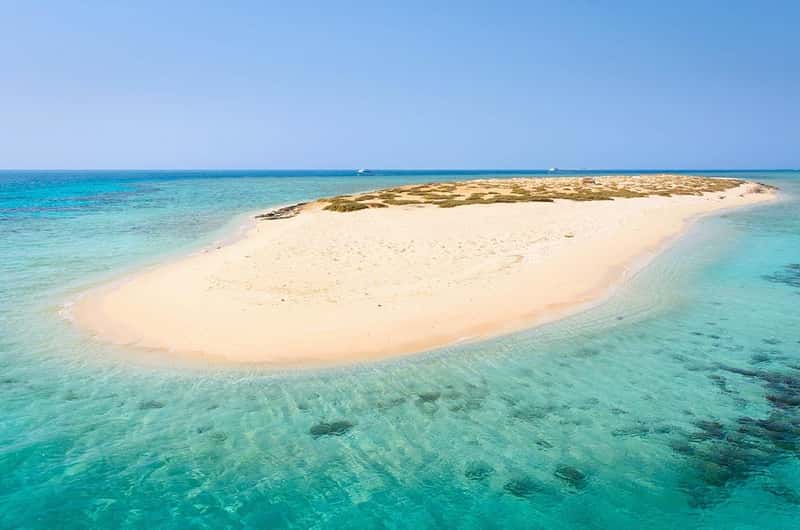 https://cdn.getyourguide.com/image/format%3Dauto%2Cfit%3Dcrop%2Cgravity%3Dauto%2Cquality%3D60%2Cwidth%3D400%2Cheight%3D265%2Cdpr%3D2/tour_img/f5df22c800ebfcfa89518ab6c3db54bfc43ddfd51157cb3619ed87bbf22d7980.jpeg