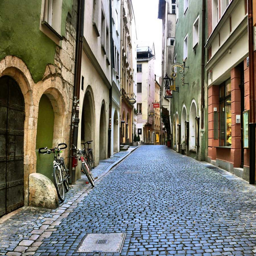 https://cdn.getyourguide.com/image/format%3Dauto%2Cfit%3Dcrop%2Cgravity%3Dauto%2Cquality%3D60%2Cwidth%3D450%2Cheight%3D450%2Cdpr%3D2/tour_img/addc5780d5a52fbbb64c0fc819d2811dcba57048ec19969f757664485735df20.jpg